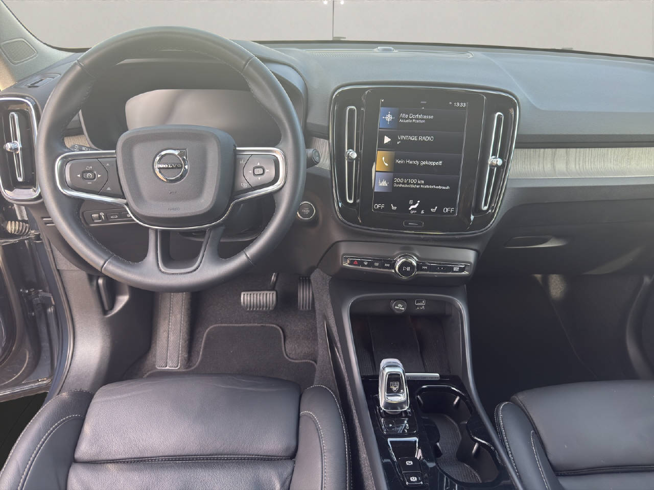 VOLVO XC40 1.5 T4 PiH Inscription .-image-12
