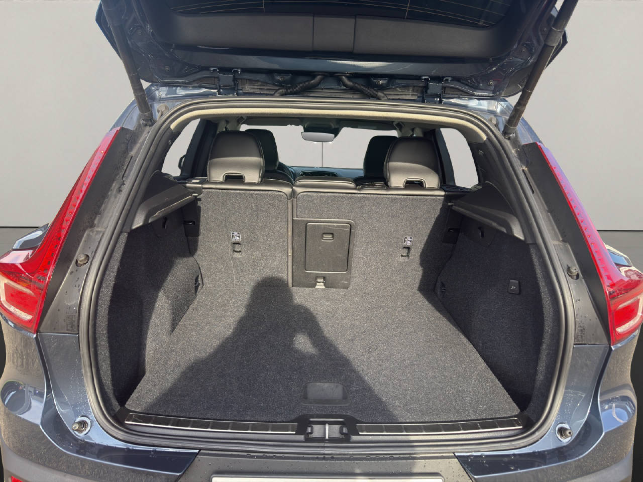VOLVO XC40 1.5 T4 PiH Inscription .-image-7
