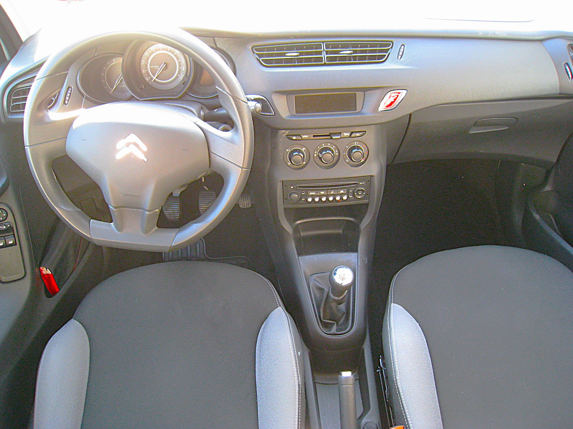 CITROEN C3 1.4i Attraction Pack-image-9
