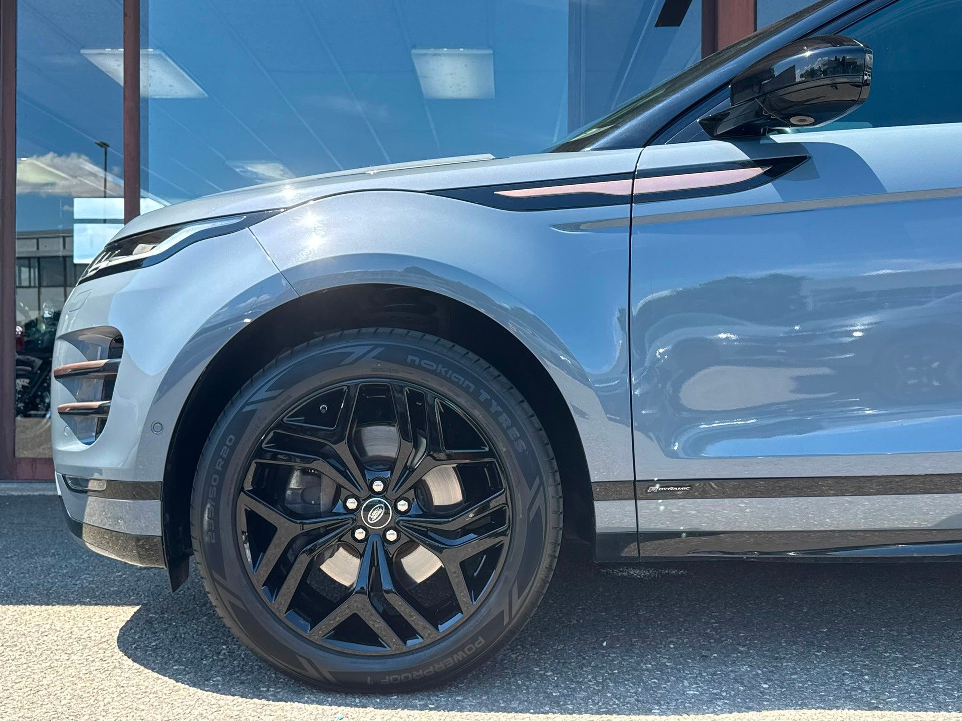 LAND ROVER Range Rover Evoque R-Dynamic D 180 First Edition AT9-image-5