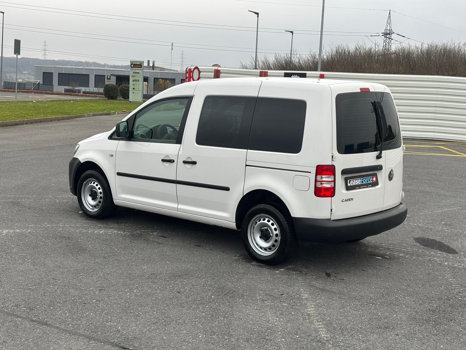 VW Caddy 1.6 TDI BlueMotion Technology DSG-image-14