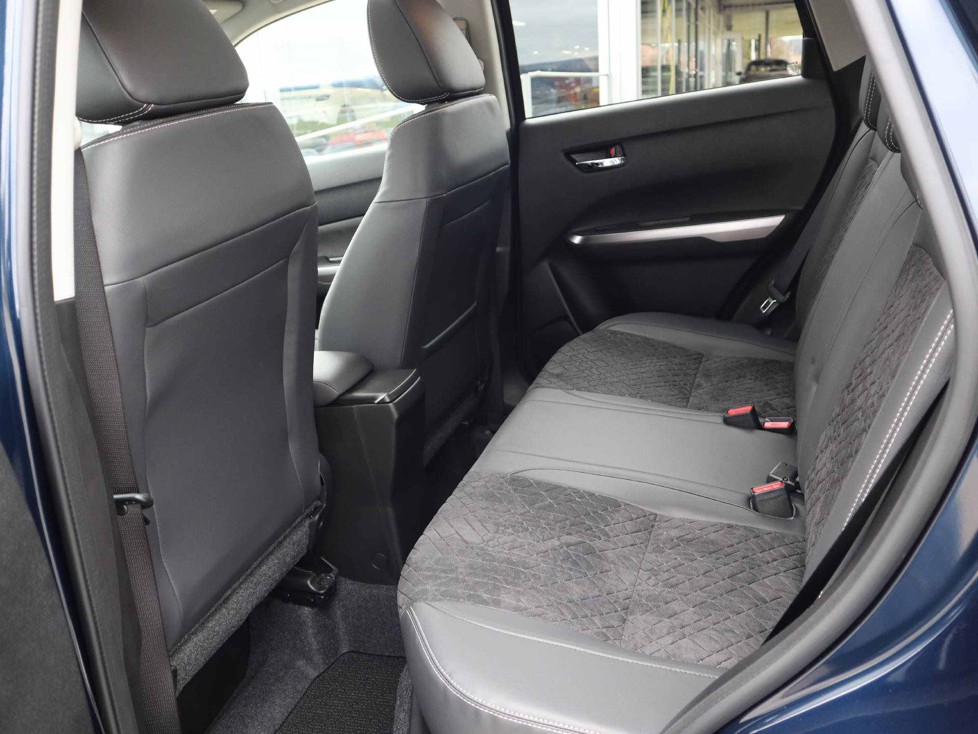 SUZUKI Vitara 1.4 T Compact Top Hybrid 4x4-image-10