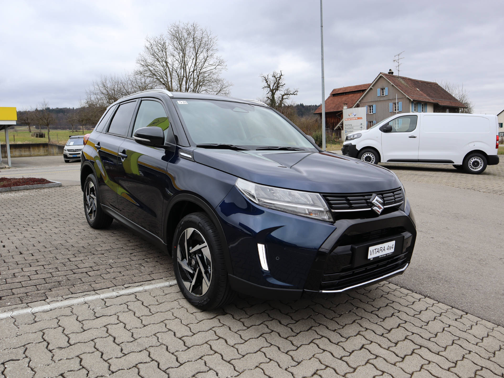 SUZUKI Vitara 1.4 T Compact Top Hybrid 4x4-image-3
