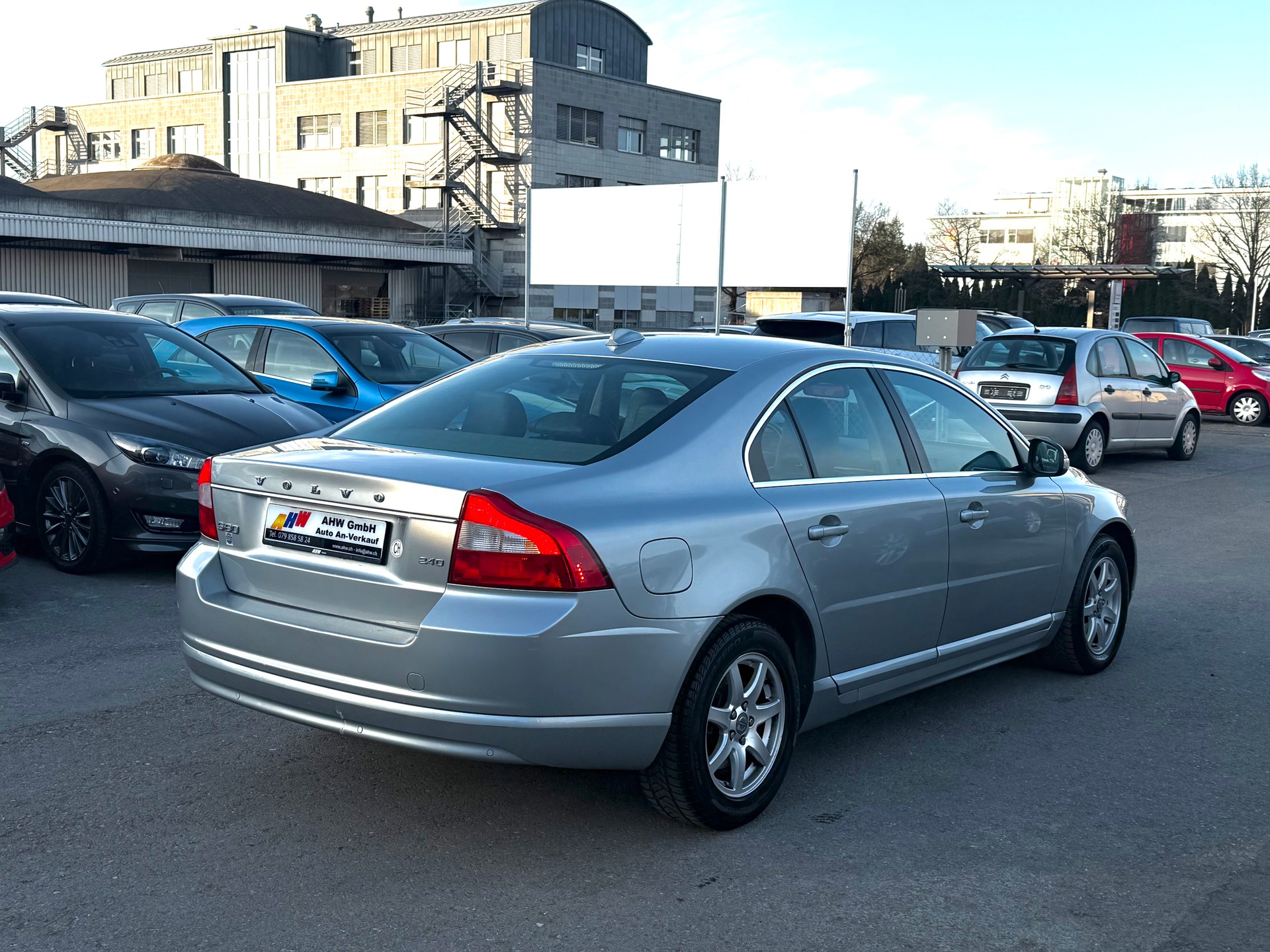 VOLVO S80 2.4D Momentum / Frisch ab MFK & Service / TAXI Ausrüstung / Neue Bremsen / Zahnriemen ersetzt-image-3