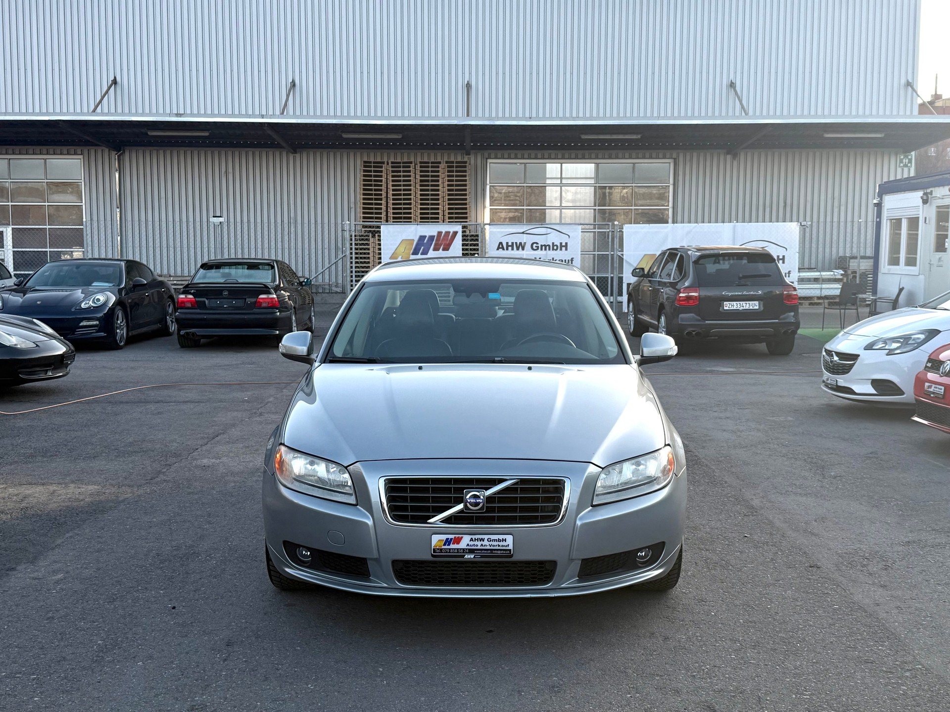 VOLVO S80 2.4D Momentum / Frisch ab MFK & Service / TAXI Ausrüstung / Neue Bremsen / Zahnriemen ersetzt-image-1