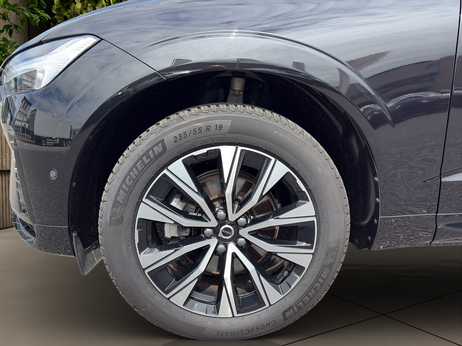VOLVO XC60 2.0 B5 MH Plus Dark AWD-image-8