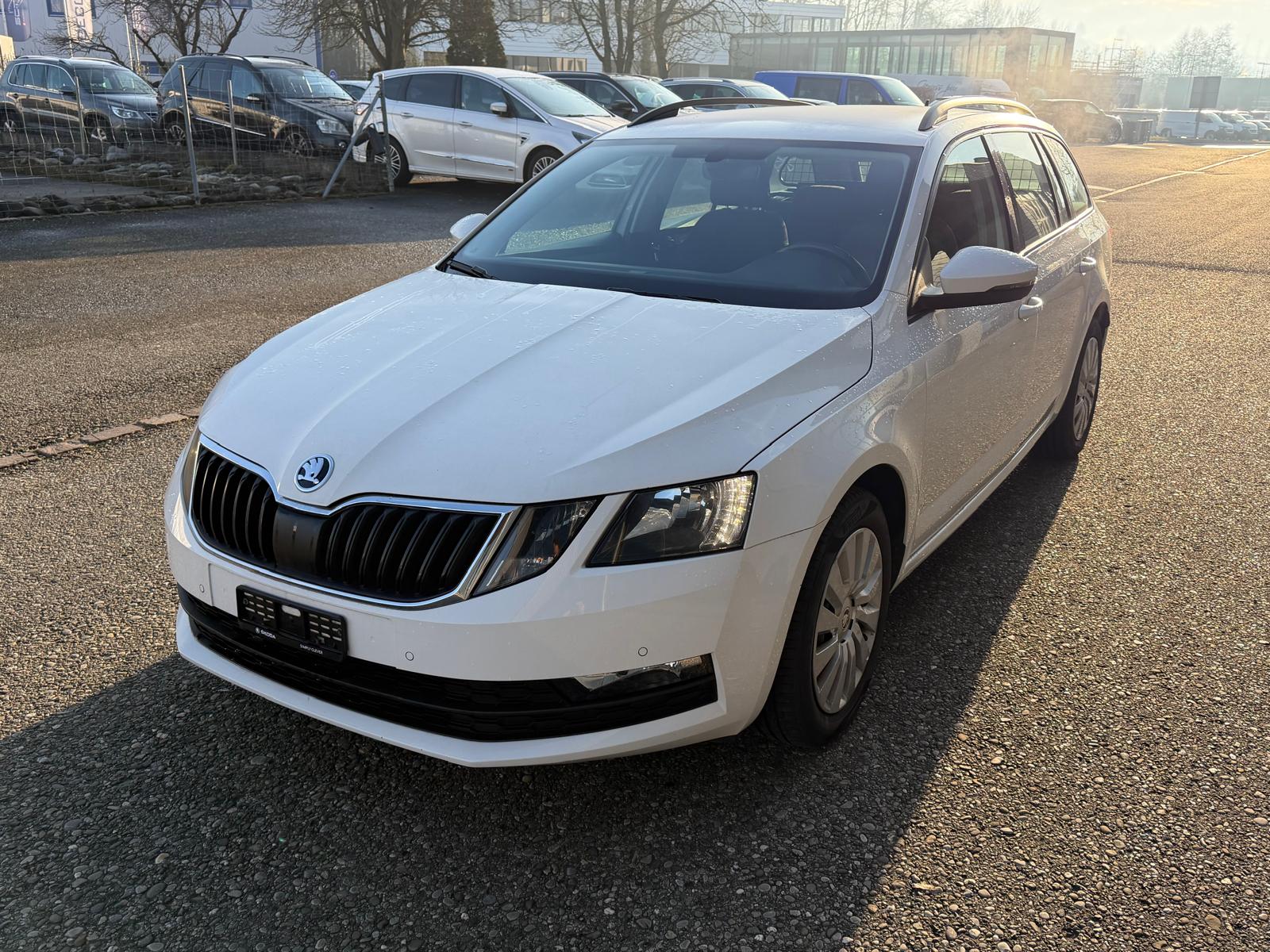 SKODA Octavia Combi 1.6 TDI Ambition 4x4-image-0