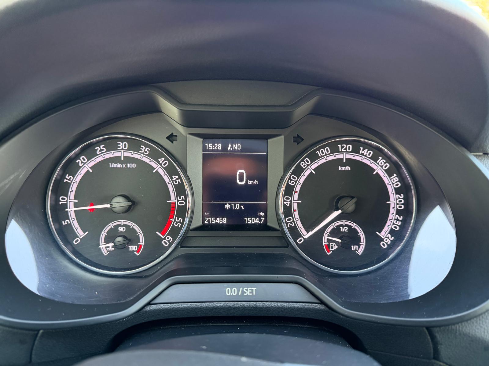 SKODA Octavia Combi 1.6 TDI Ambition 4x4-image-7