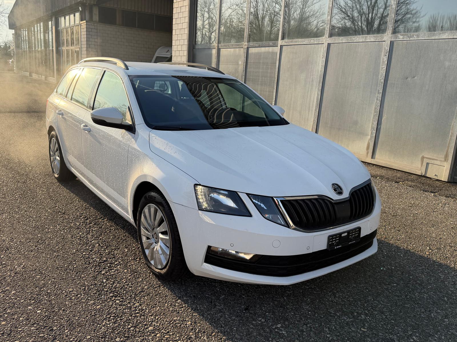 SKODA Octavia Combi 1.6 TDI Ambition 4x4-image-5