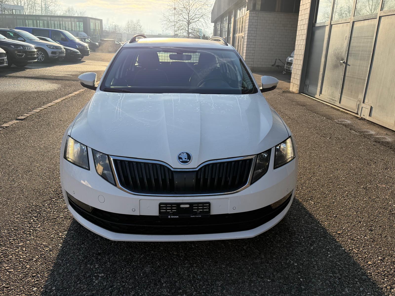 SKODA Octavia Combi 1.6 TDI Ambition 4x4-image-6