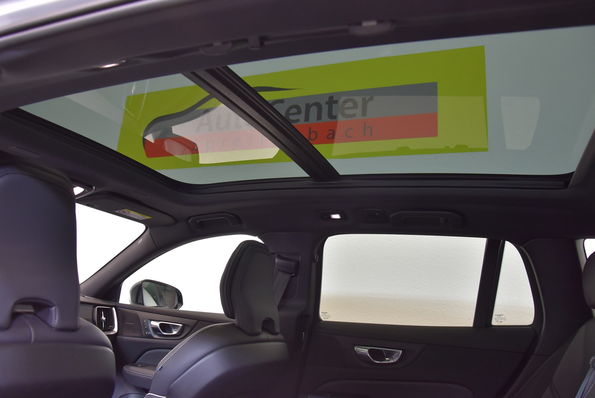 VOLVO V60 B6 AWD Benzin Mild Hybrid Ultimate Dark Geartronic-image-7