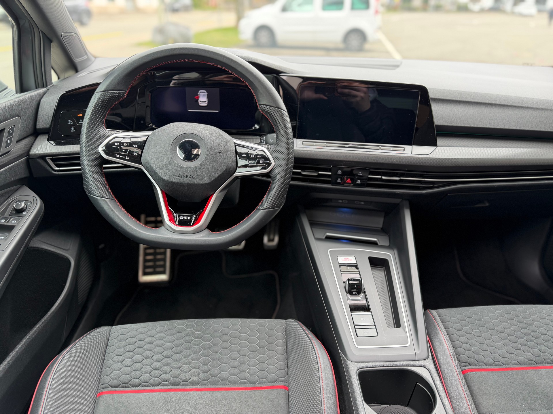 VW Golf 2.0 TSI GTI Clubsport DSG-image-11