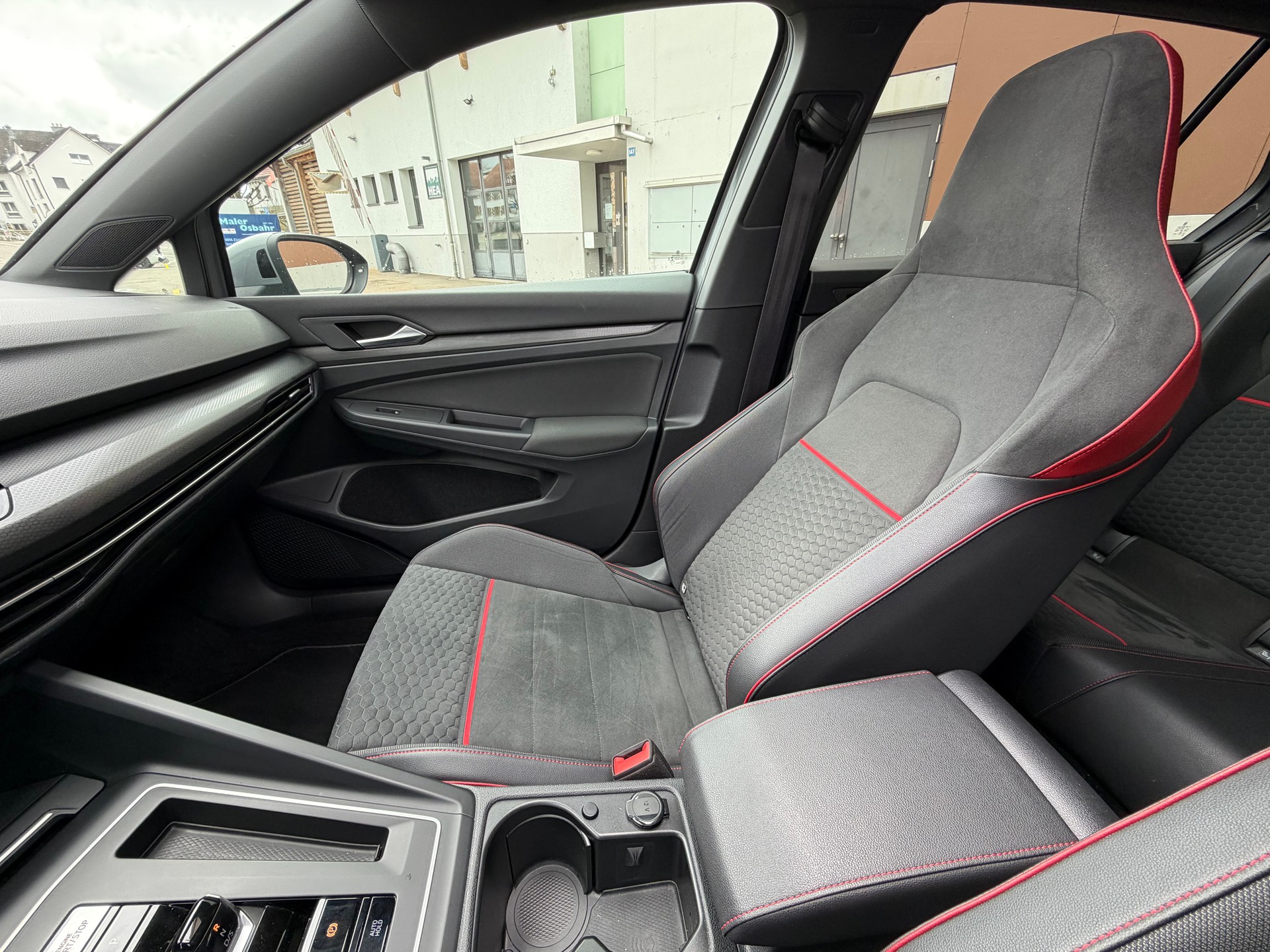 VW Golf 2.0 TSI GTI Clubsport DSG-image-13