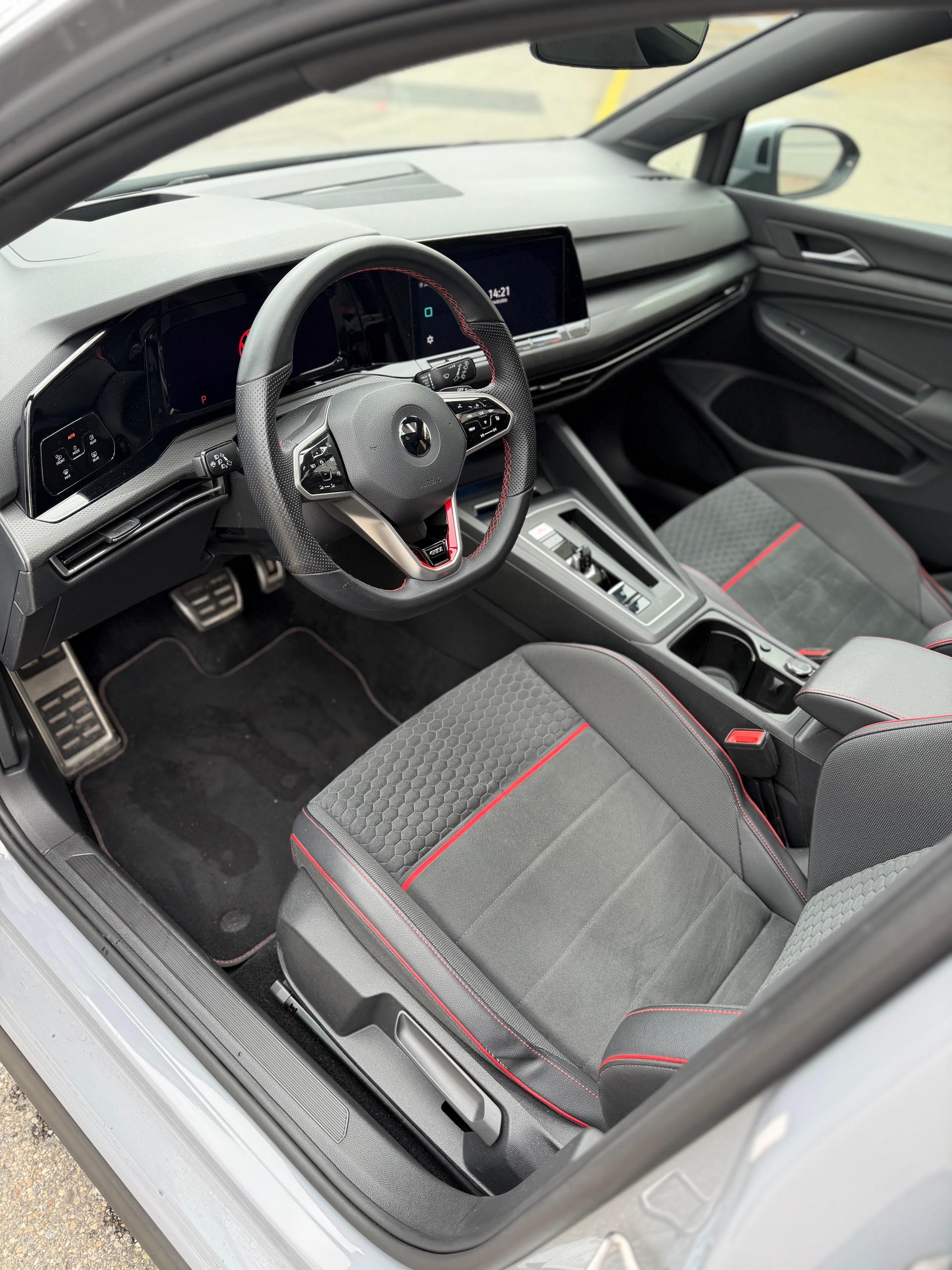 VW Golf 2.0 TSI GTI Clubsport DSG-image-12