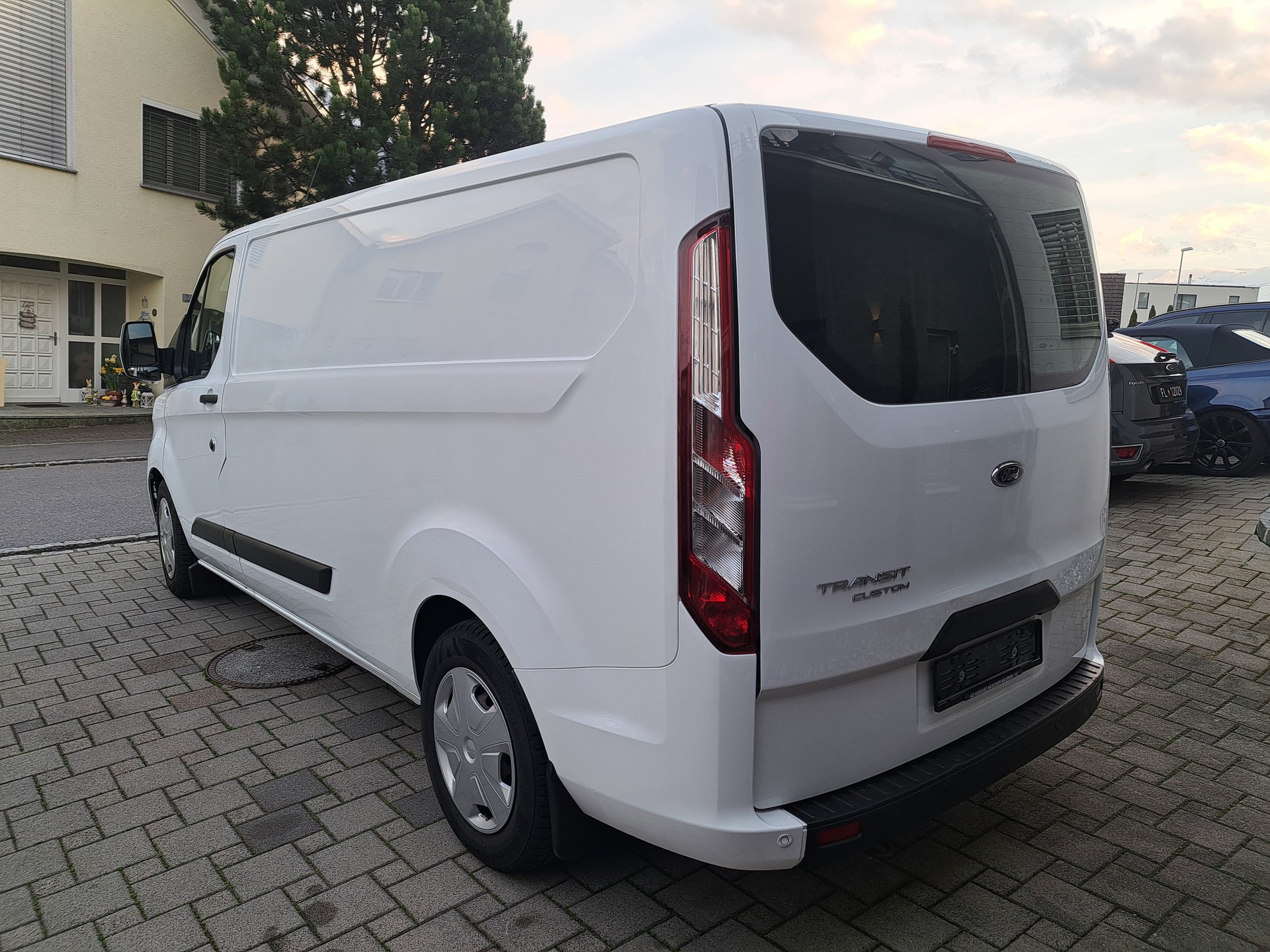 FORD Transit Custom Van 340 L2H1 Trend-image-4