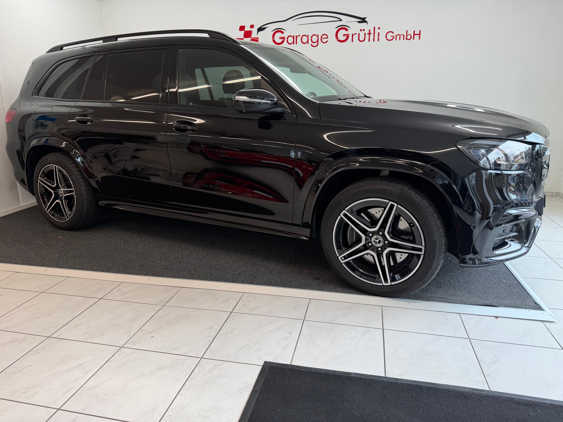 MERCEDES-BENZ GLS 450 AMG Line 4matic-showroom-element-1