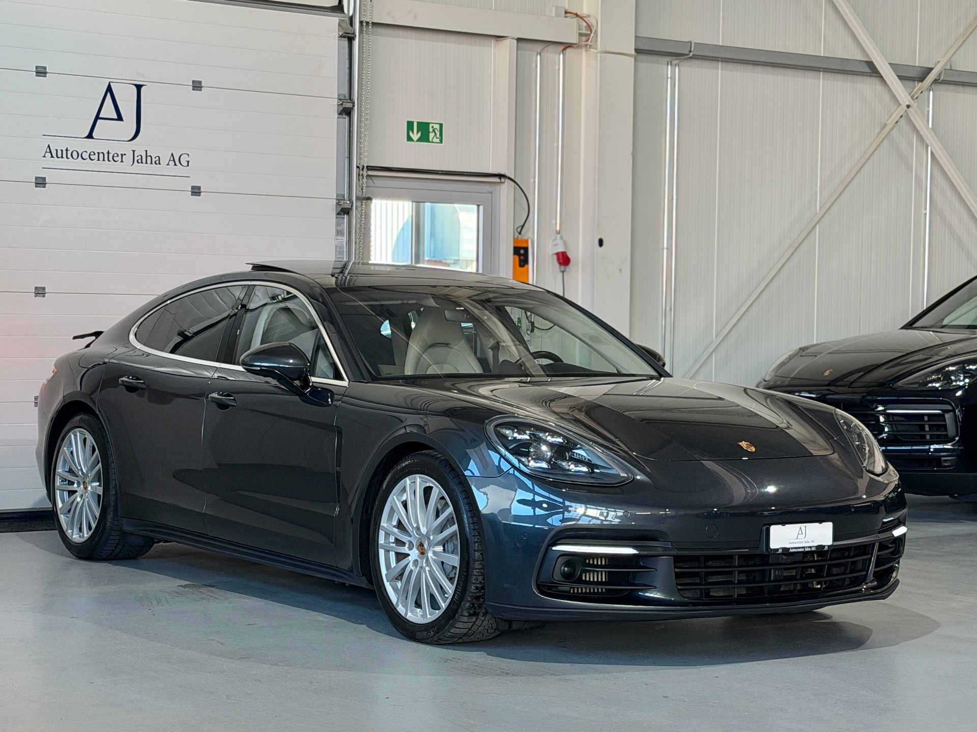 PORSCHE Panamera 4S PDK (CH) Vollausstattung-image-4