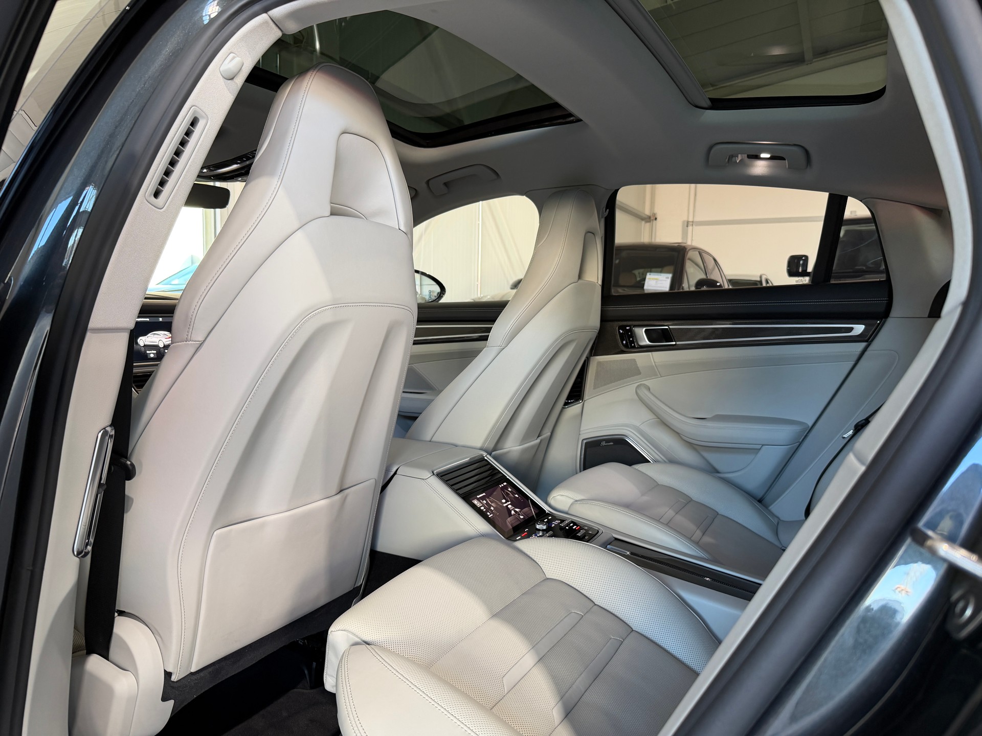 PORSCHE Panamera 4S PDK (CH) Vollausstattung-image-21