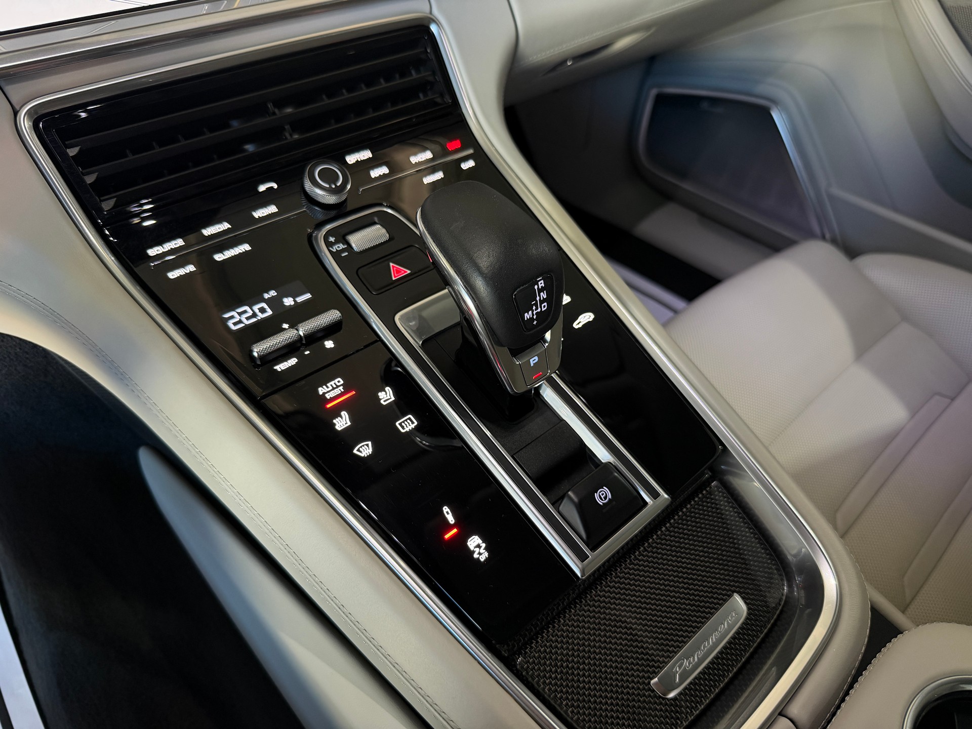 PORSCHE Panamera 4S PDK (CH) Vollausstattung-image-12