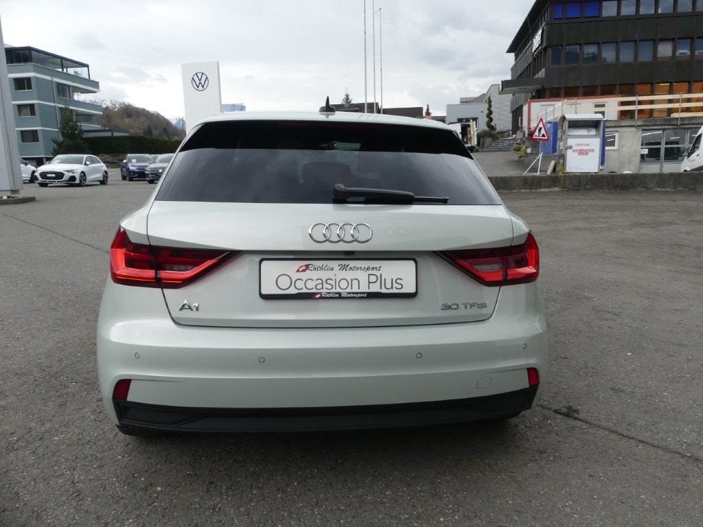 AUDI A1 Sportback 30 TFSI Attraction S-tronic-image-2