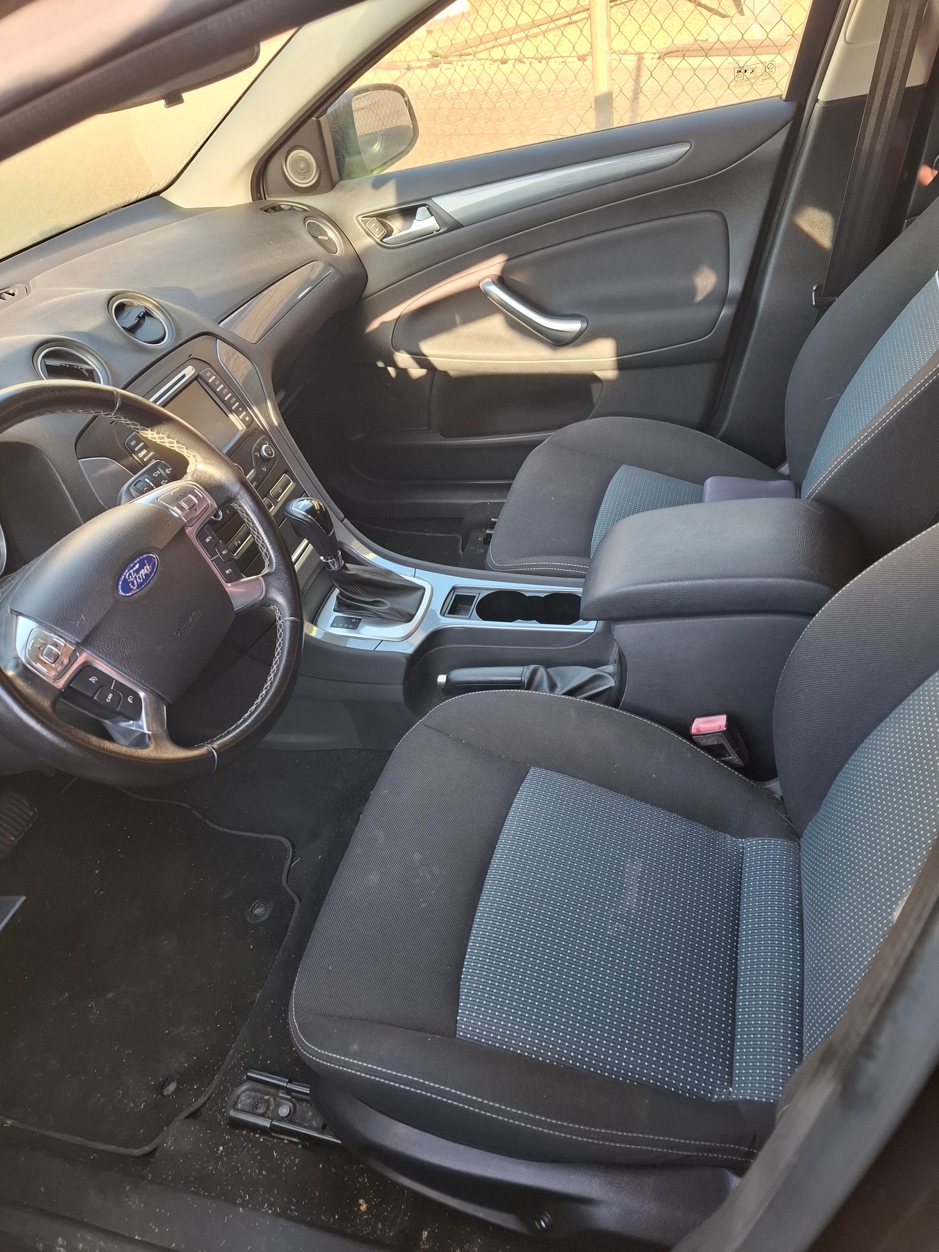 FORD Mondeo 2.0 EcoBoost SCTi Titanium PowerShift-image-3