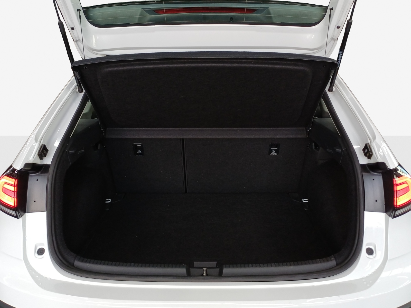 VW Taigo 1.0 TSI Style DSG-image-12