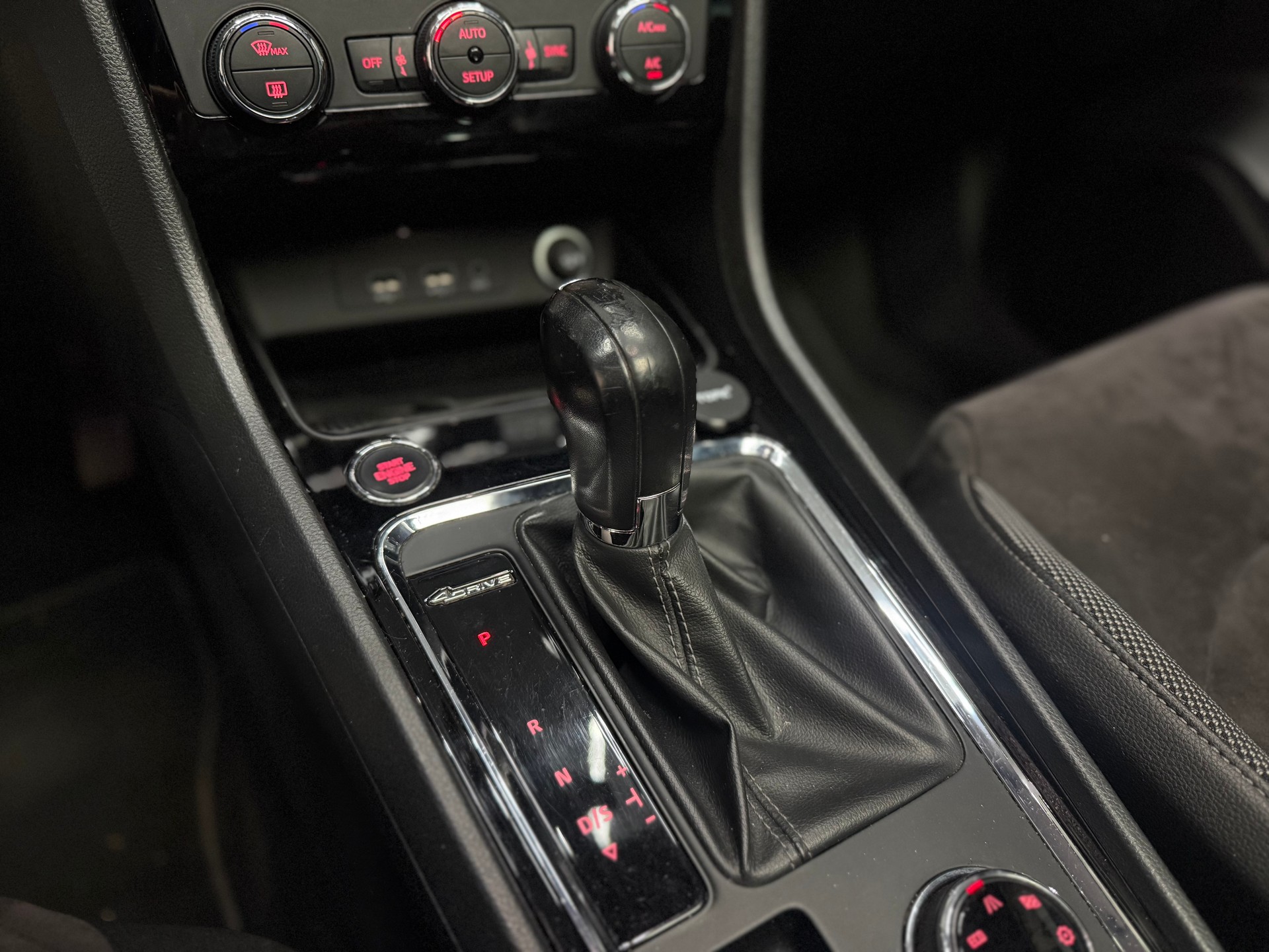 SEAT Ateca 2.0 TDI CR Xcellence 4Drive DSG-image-11