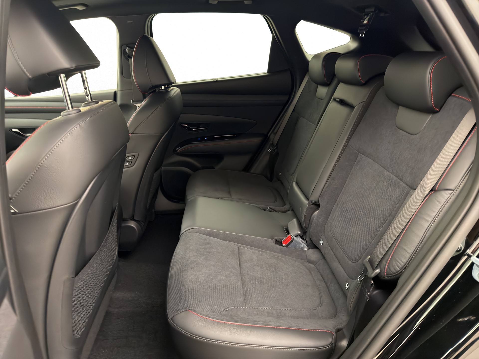 HYUNDAI Tucson 1.6 T-GDi PHEV N-Line Sunroof 4WD-image-11
