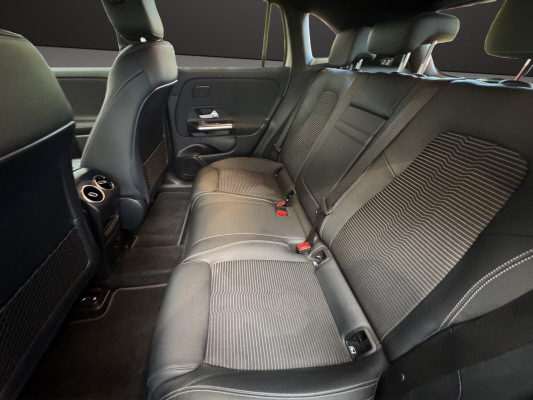 MERCEDES-BENZ EQA 250-image-10