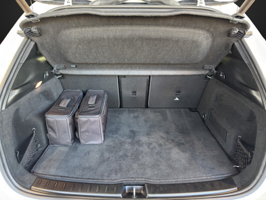 MERCEDES-BENZ EQA 250-image-12