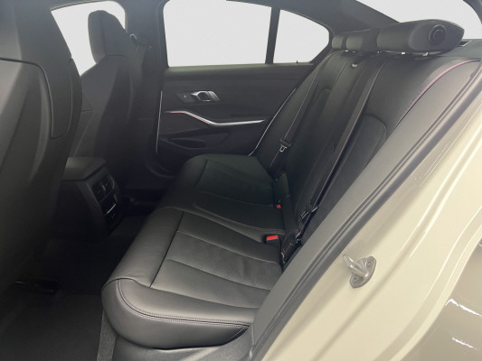 BMW M3 Competition M xDrive-image-9