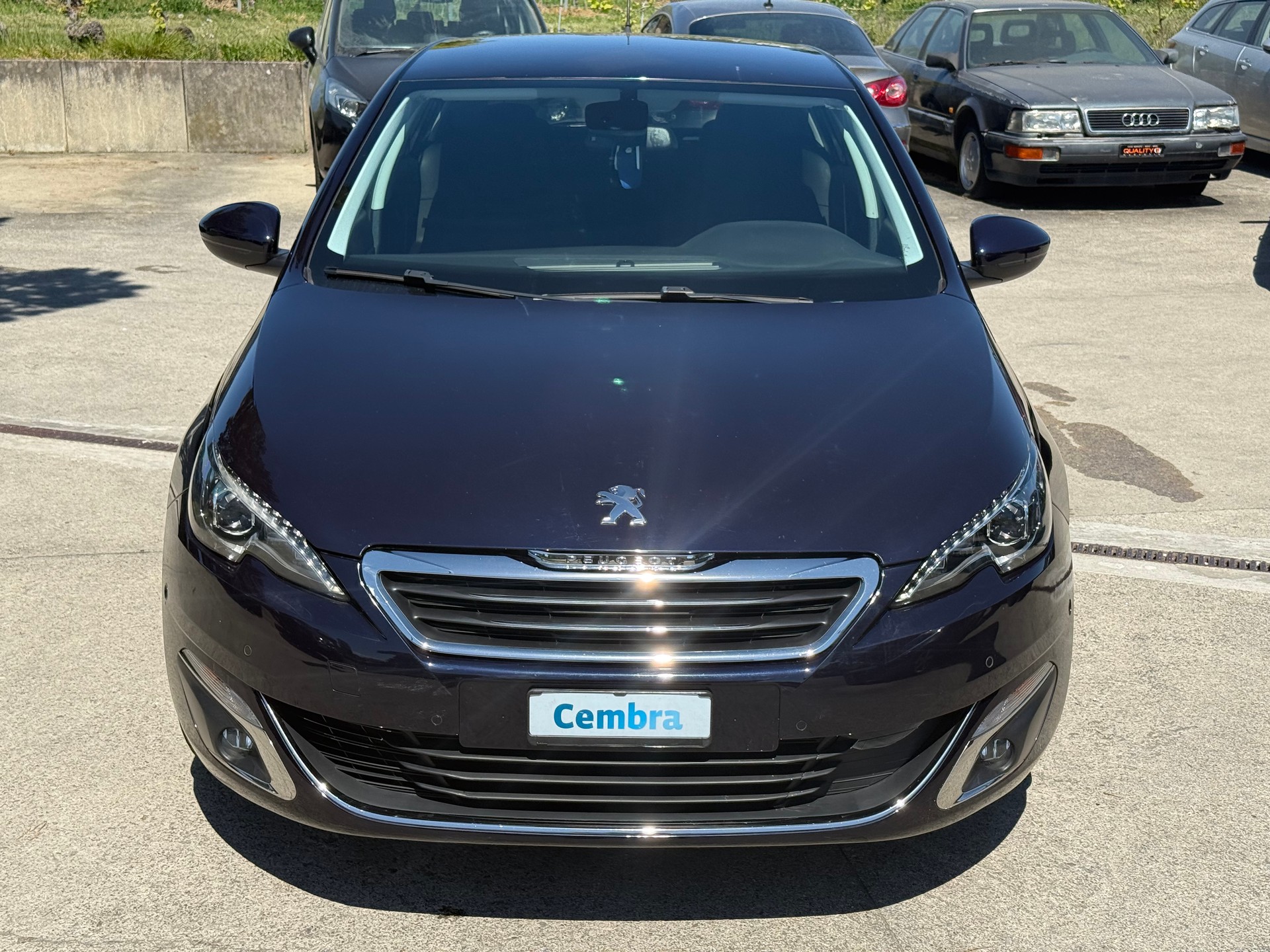 PEUGEOT 308 1.2 THP Allure-image-1