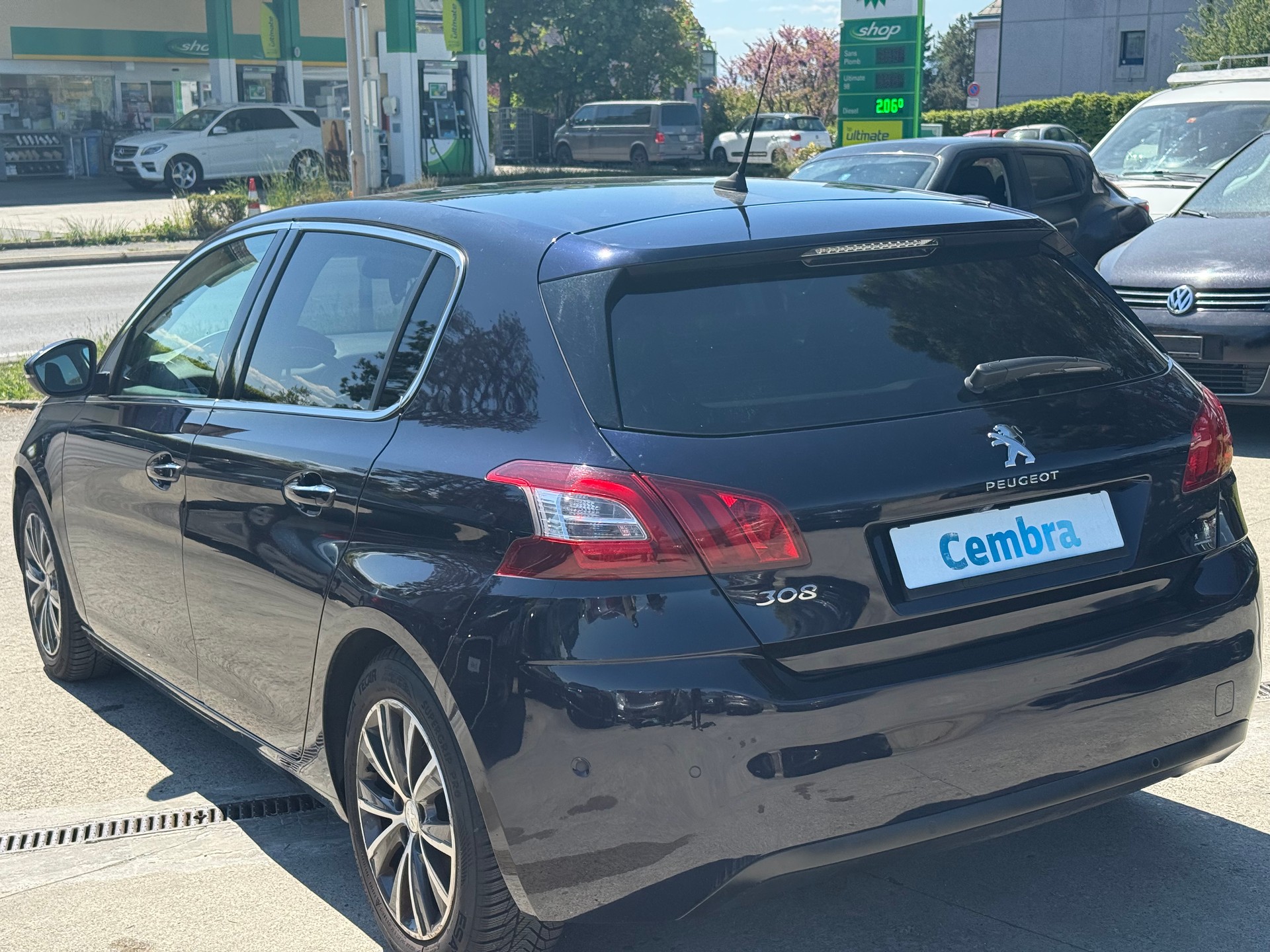 PEUGEOT 308 1.2 THP Allure-image-7