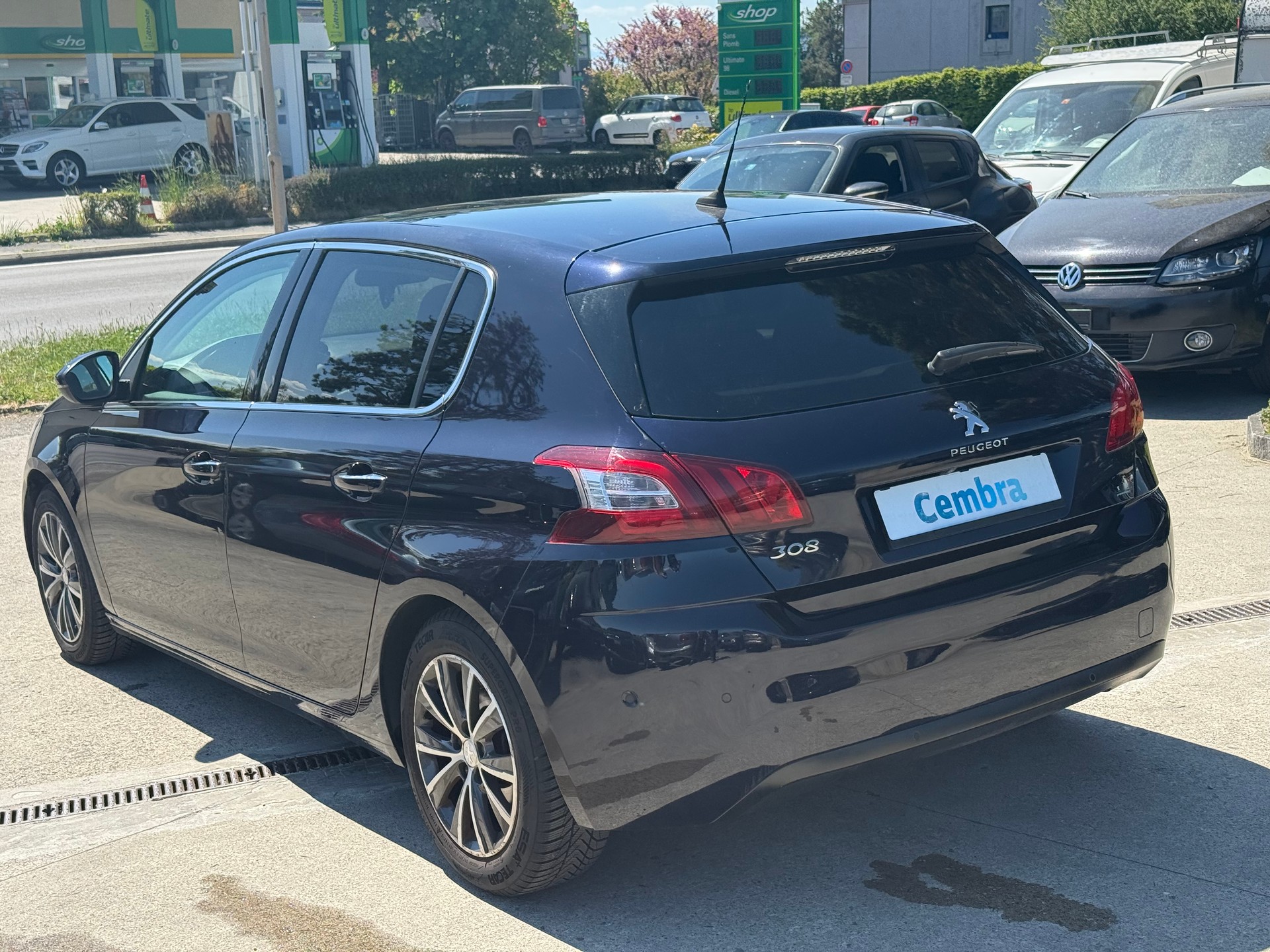 PEUGEOT 308 1.2 THP Allure-image-8