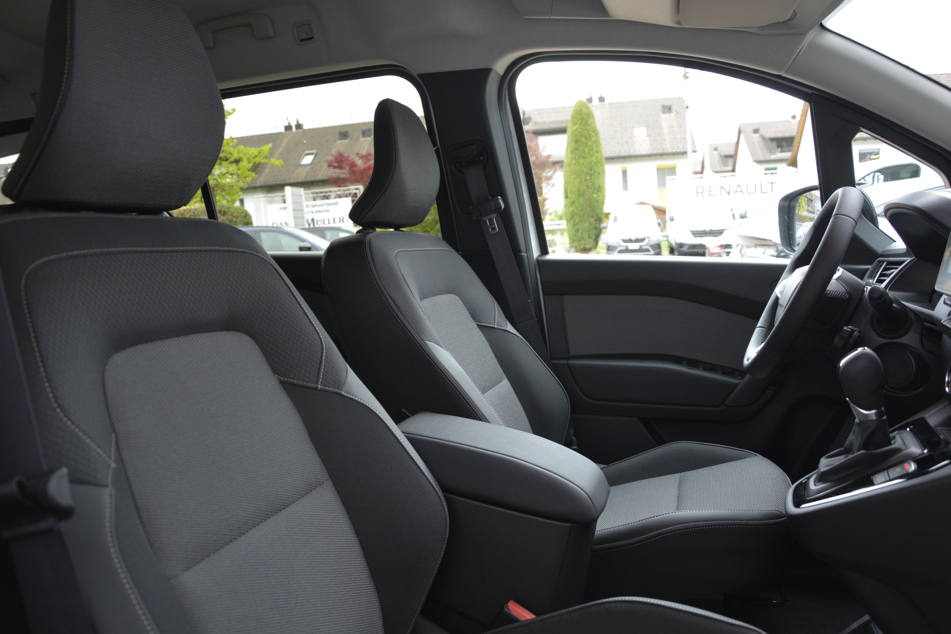 RENAULT GRAND KANGOO techno 1.3 TCe 130 PF EDC-image-9