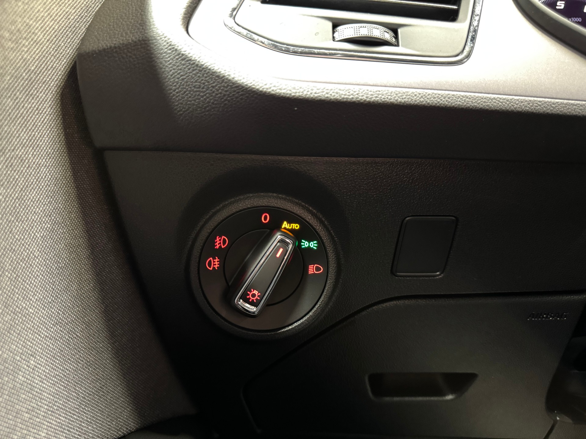SEAT Leon 1.5 TSI EVO FR ACT FR DSG (15)-image-18