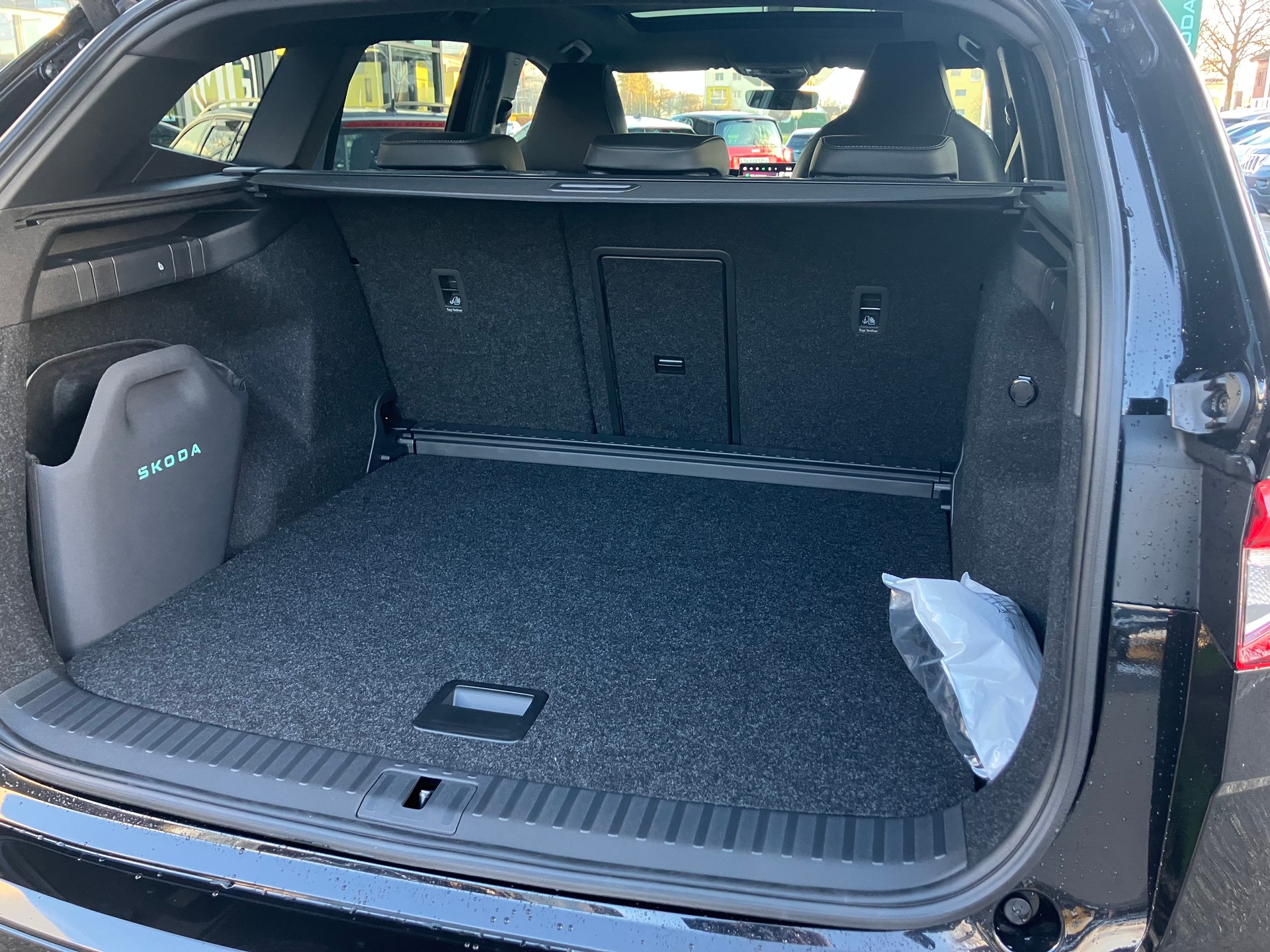 SKODA Enyaq 4x4 RS-image-6