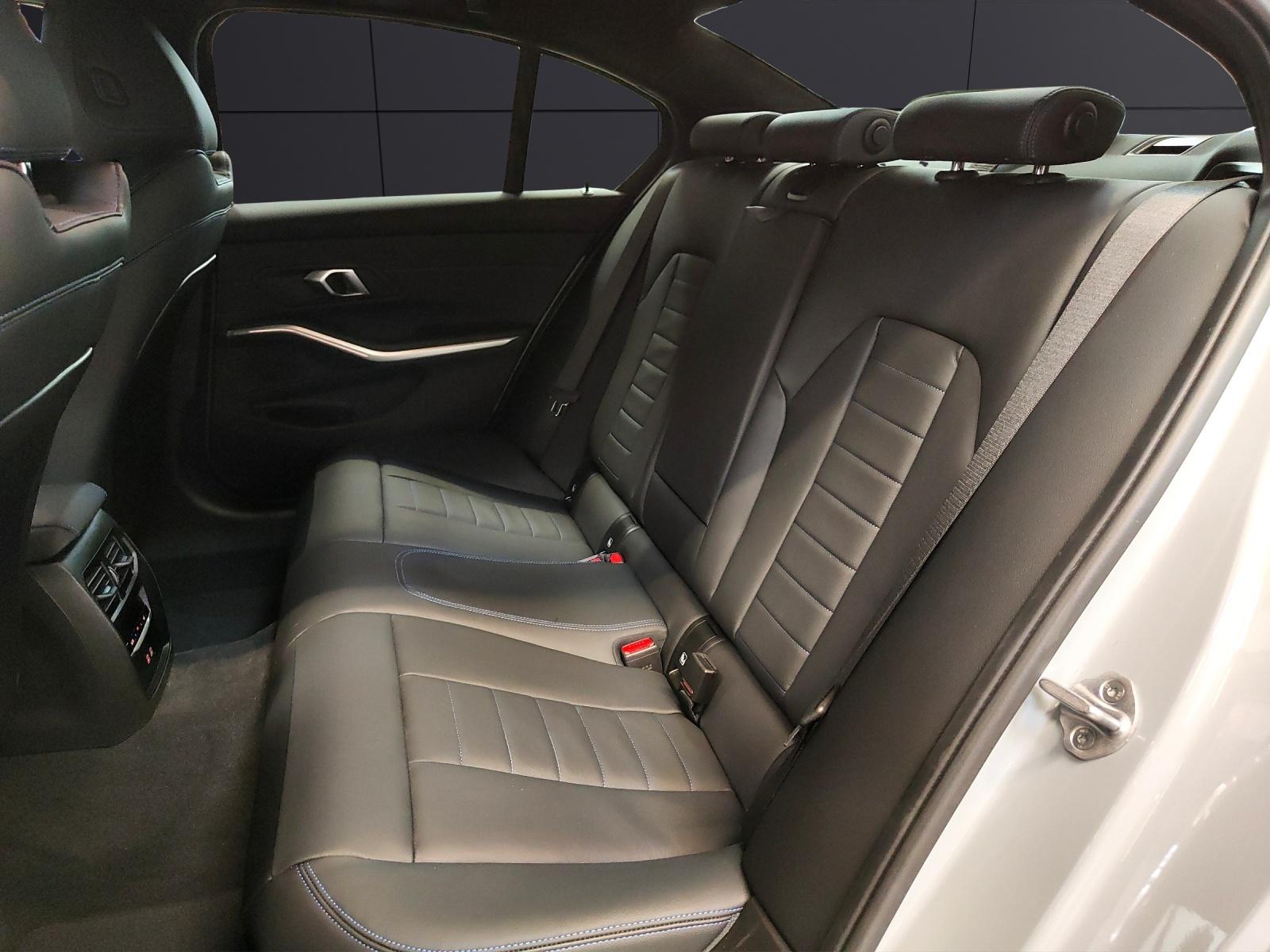 BMW 320d xDrive SAG-image-16