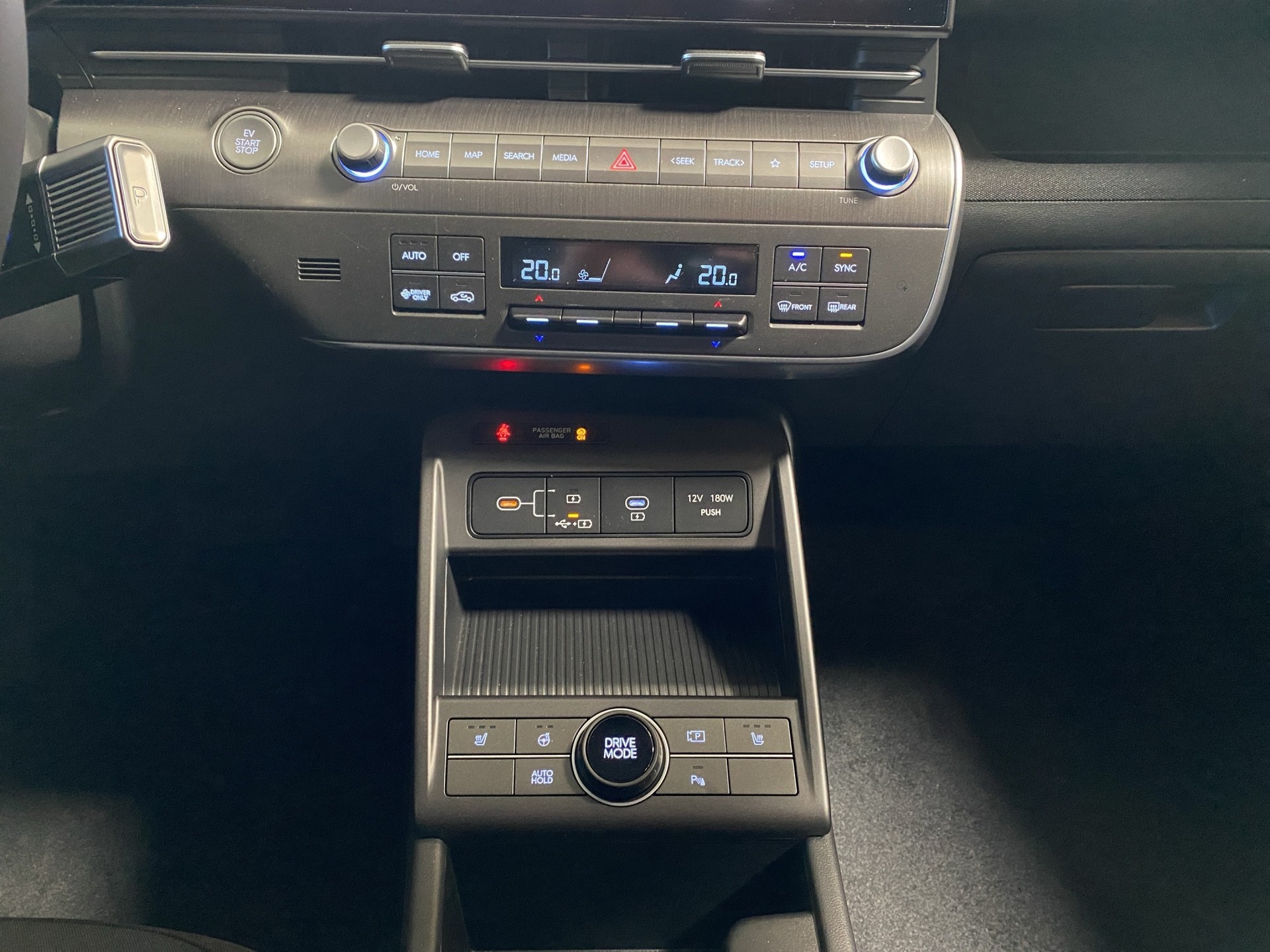 HYUNDAI Kona EV 65.4 kWh Premium / Amplia-image-13