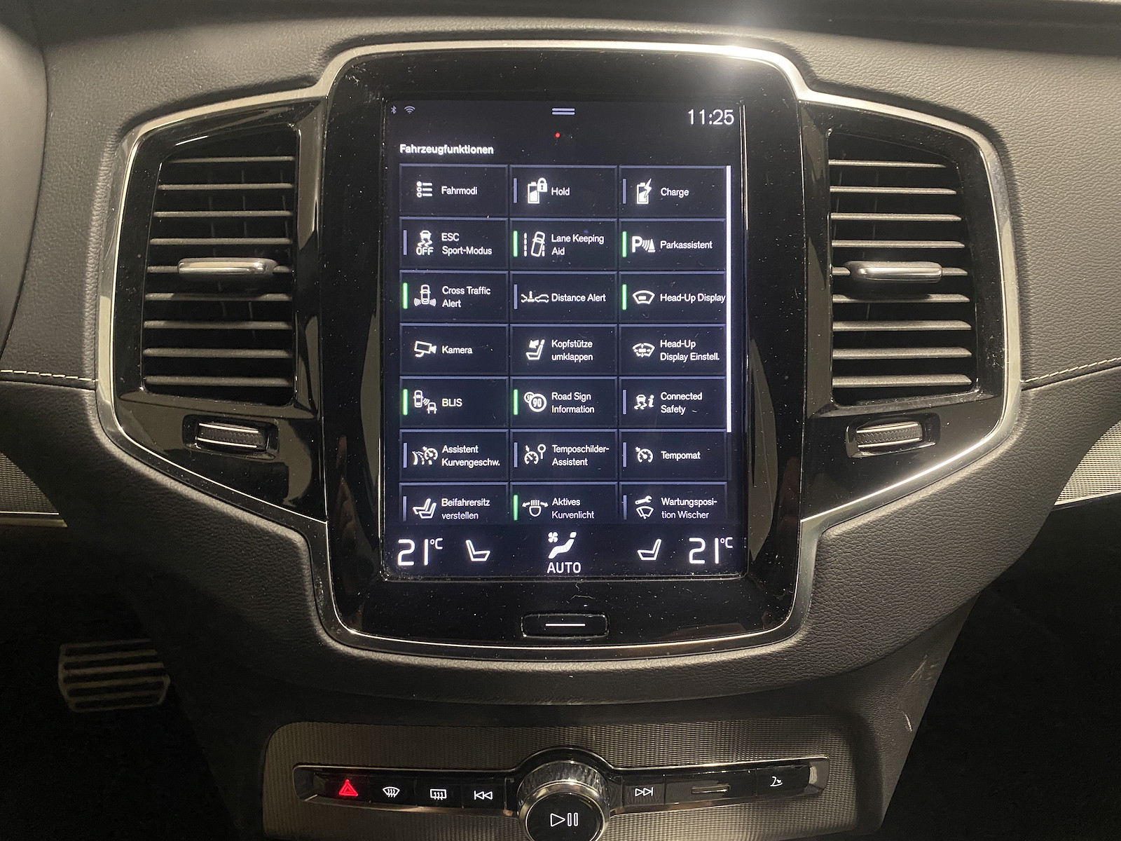 VOLVO XC90 2.0 T8 TE R-Design 7P. eAWD-image-12