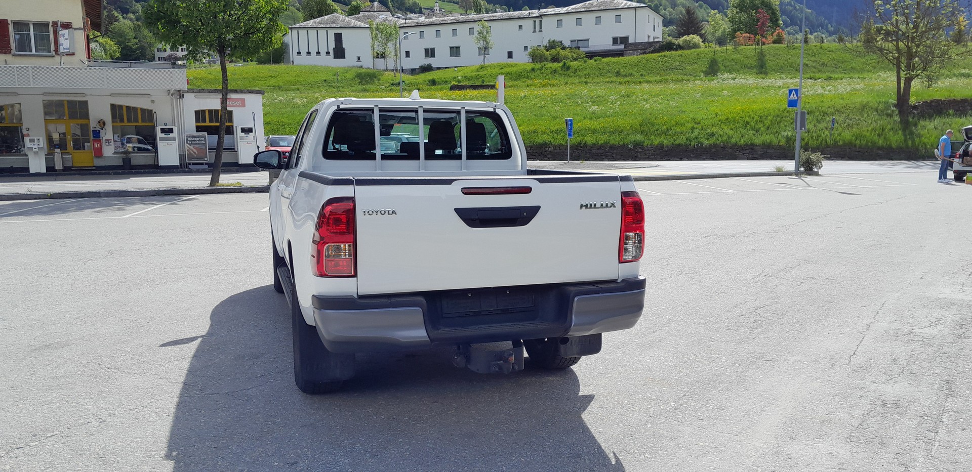 TOYOTA Hilux 2.8d Comfort Double Cab 4x4-image-6