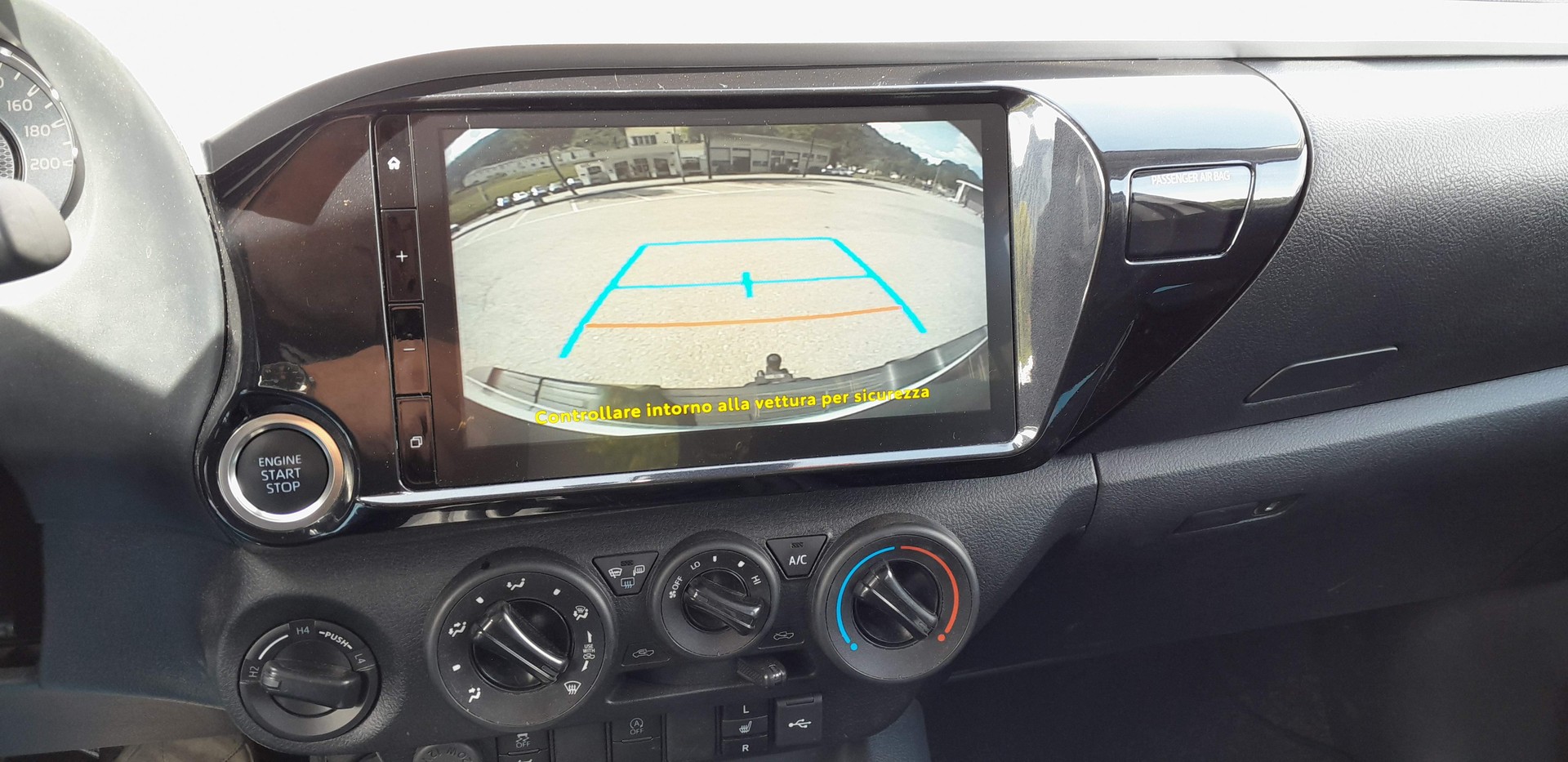 TOYOTA Hilux 2.8d Comfort Double Cab 4x4-image-10