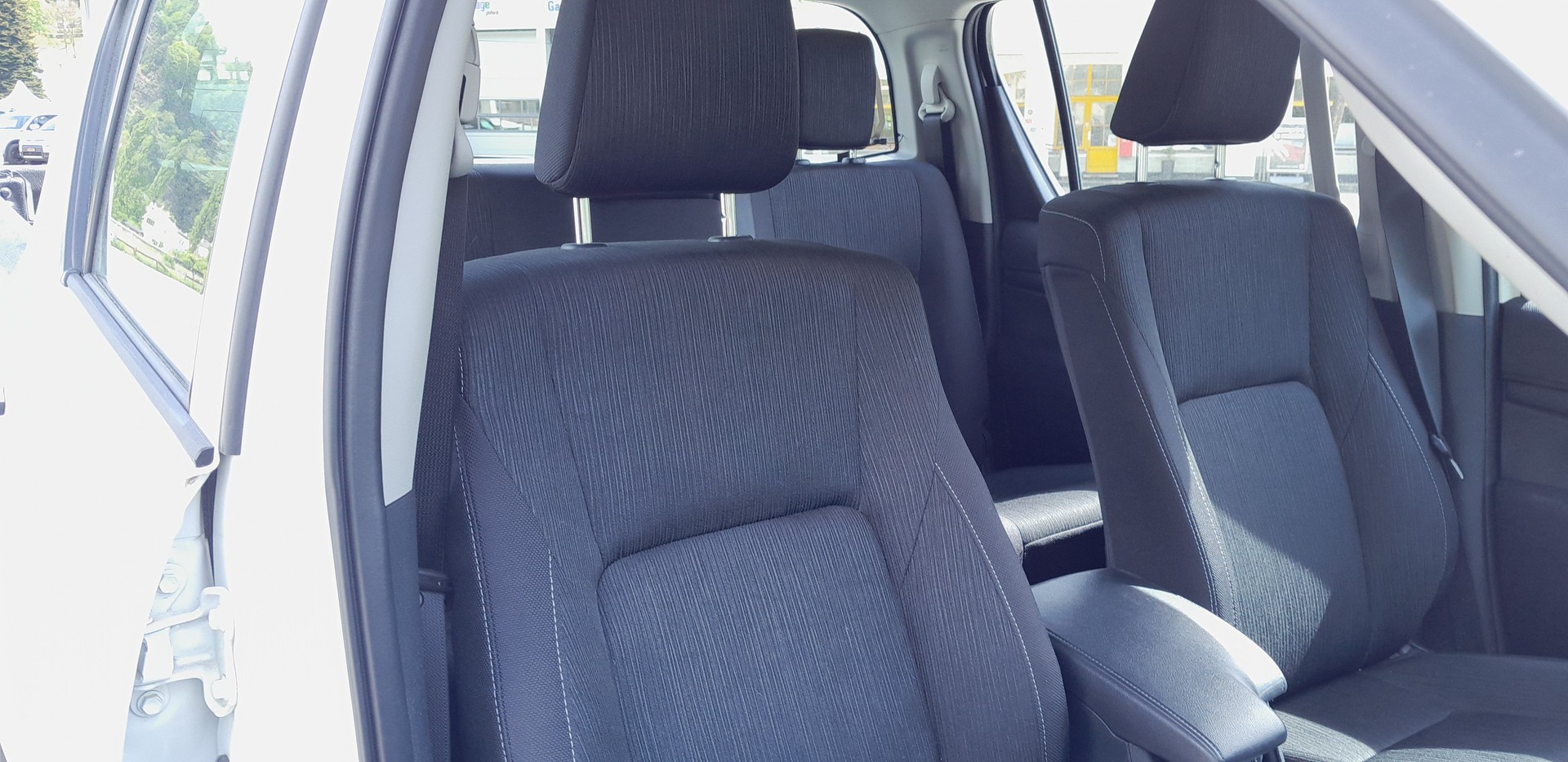 TOYOTA Hilux 2.8d Comfort Double Cab 4x4-image-13