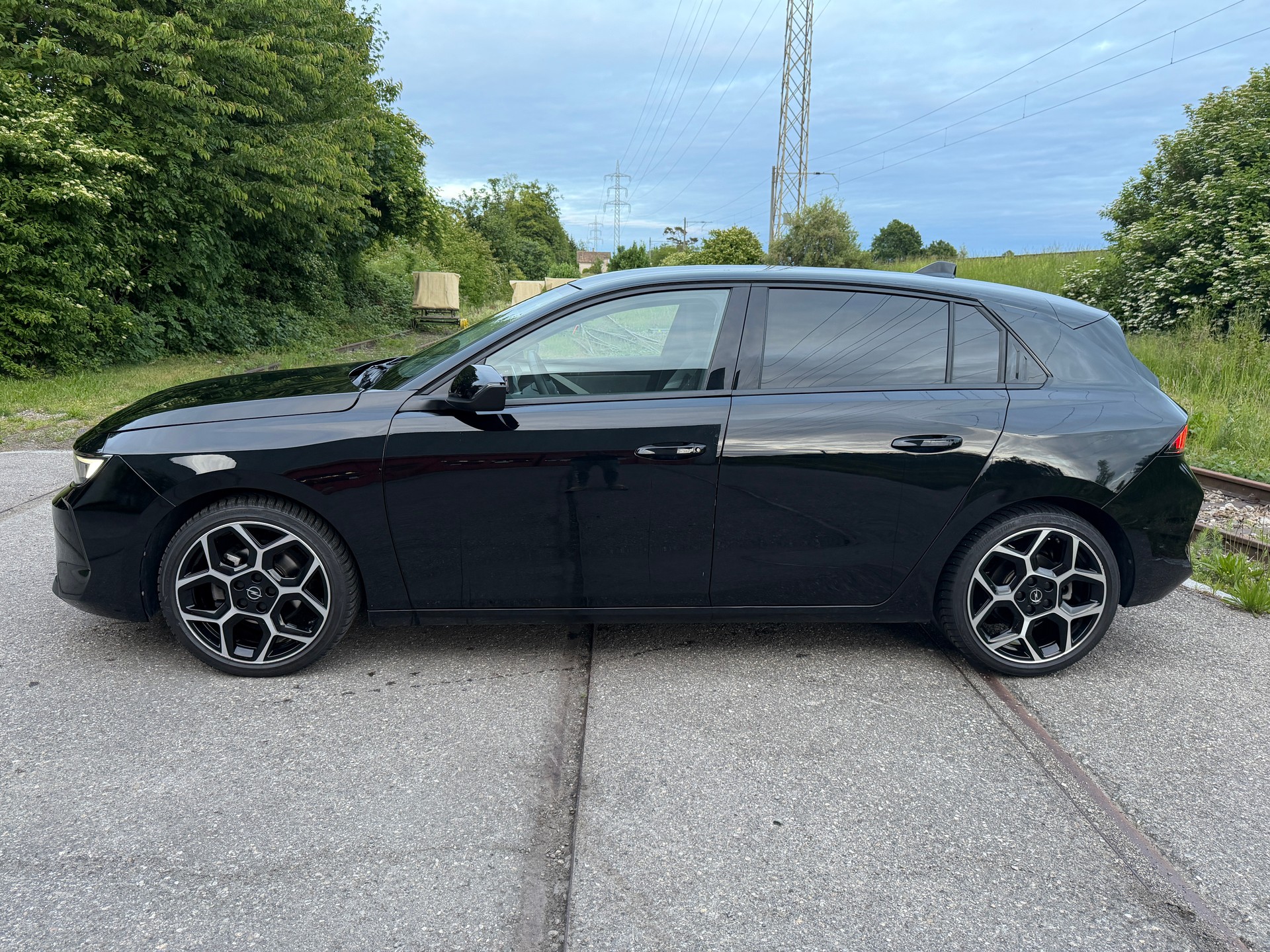 OPEL Astra 1.2i Turbo Swiss Plus-image-8