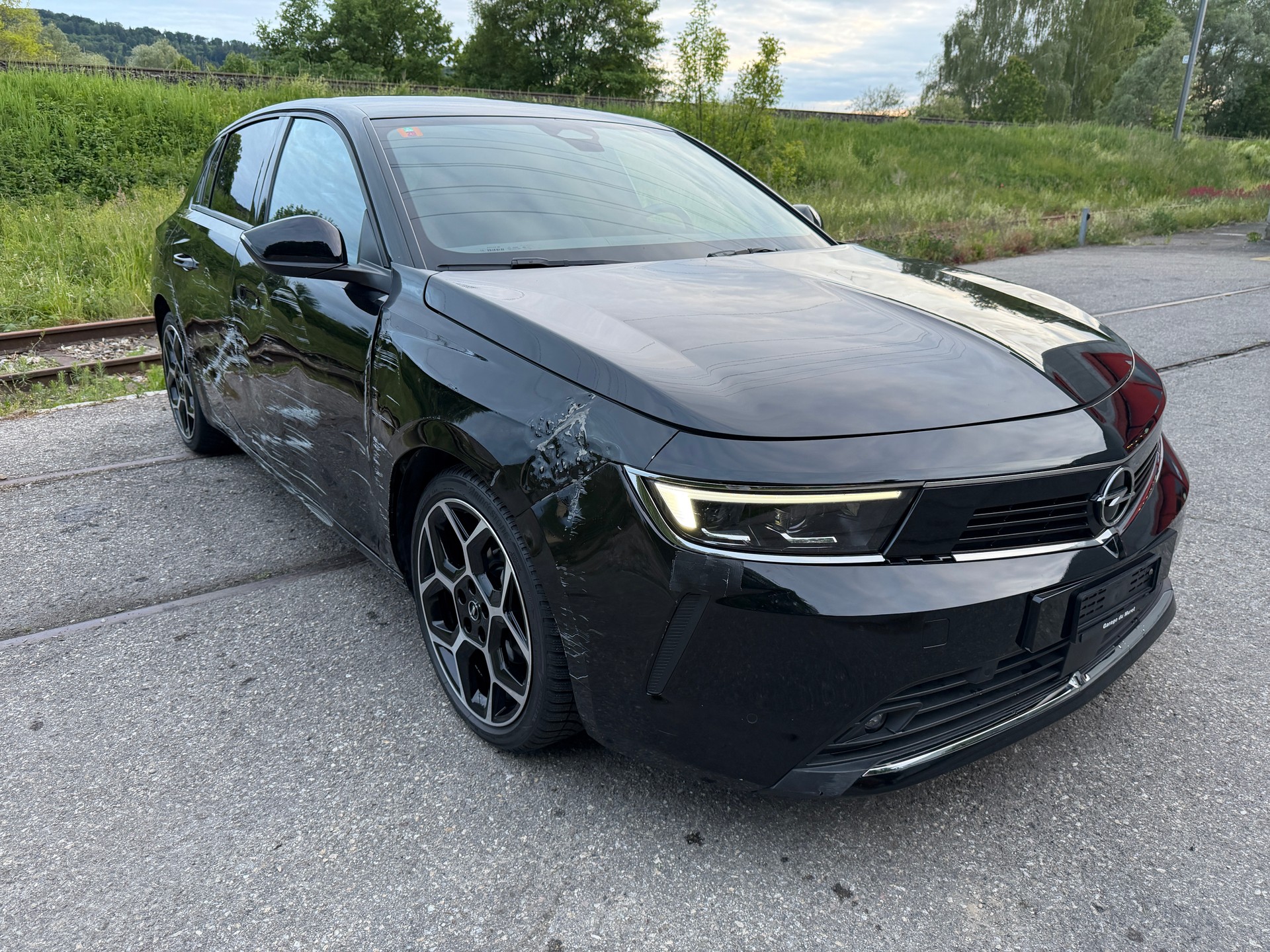 OPEL Astra 1.2i Turbo Swiss Plus-image-2