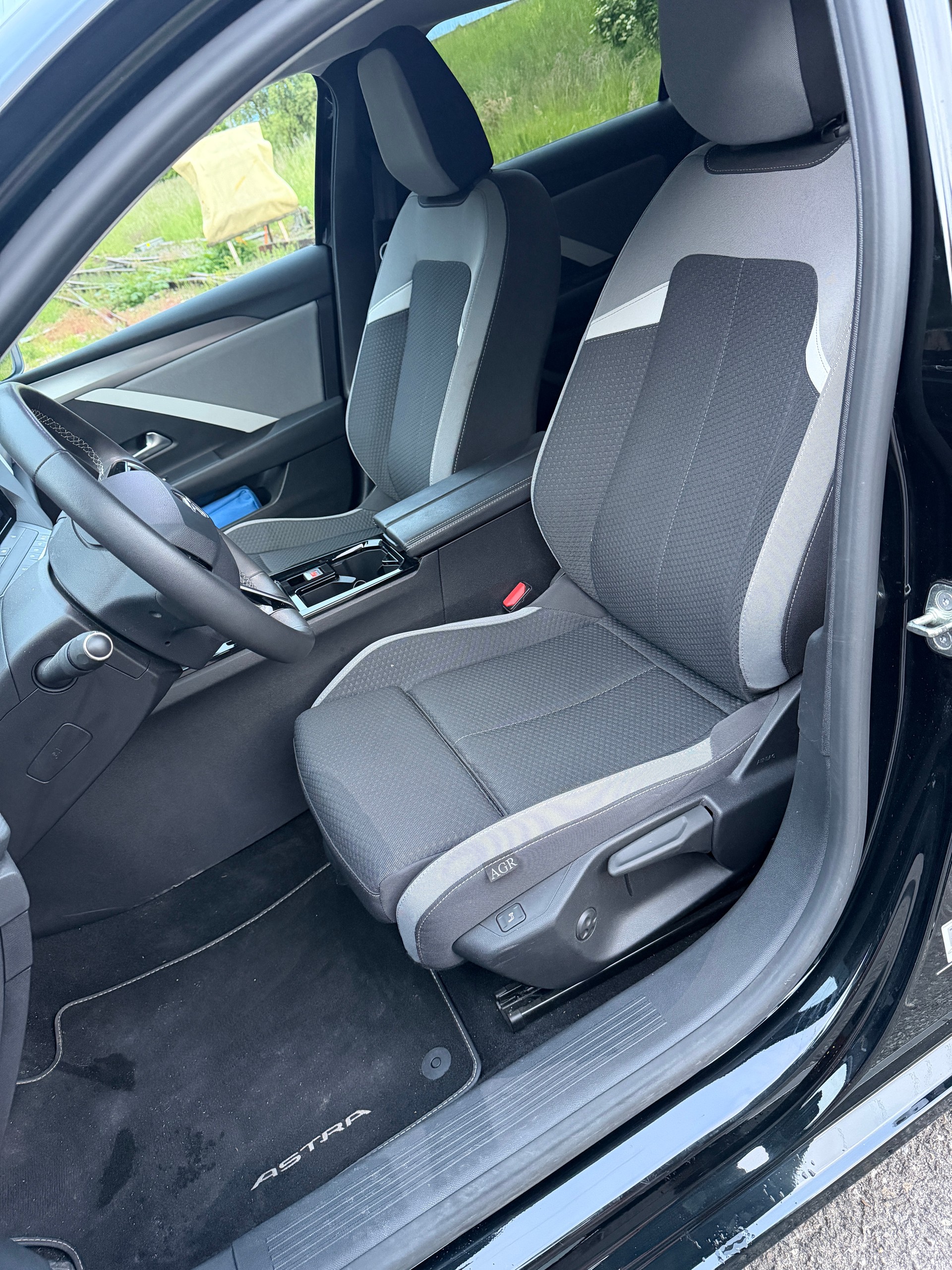 OPEL Astra 1.2i Turbo Swiss Plus-image-12