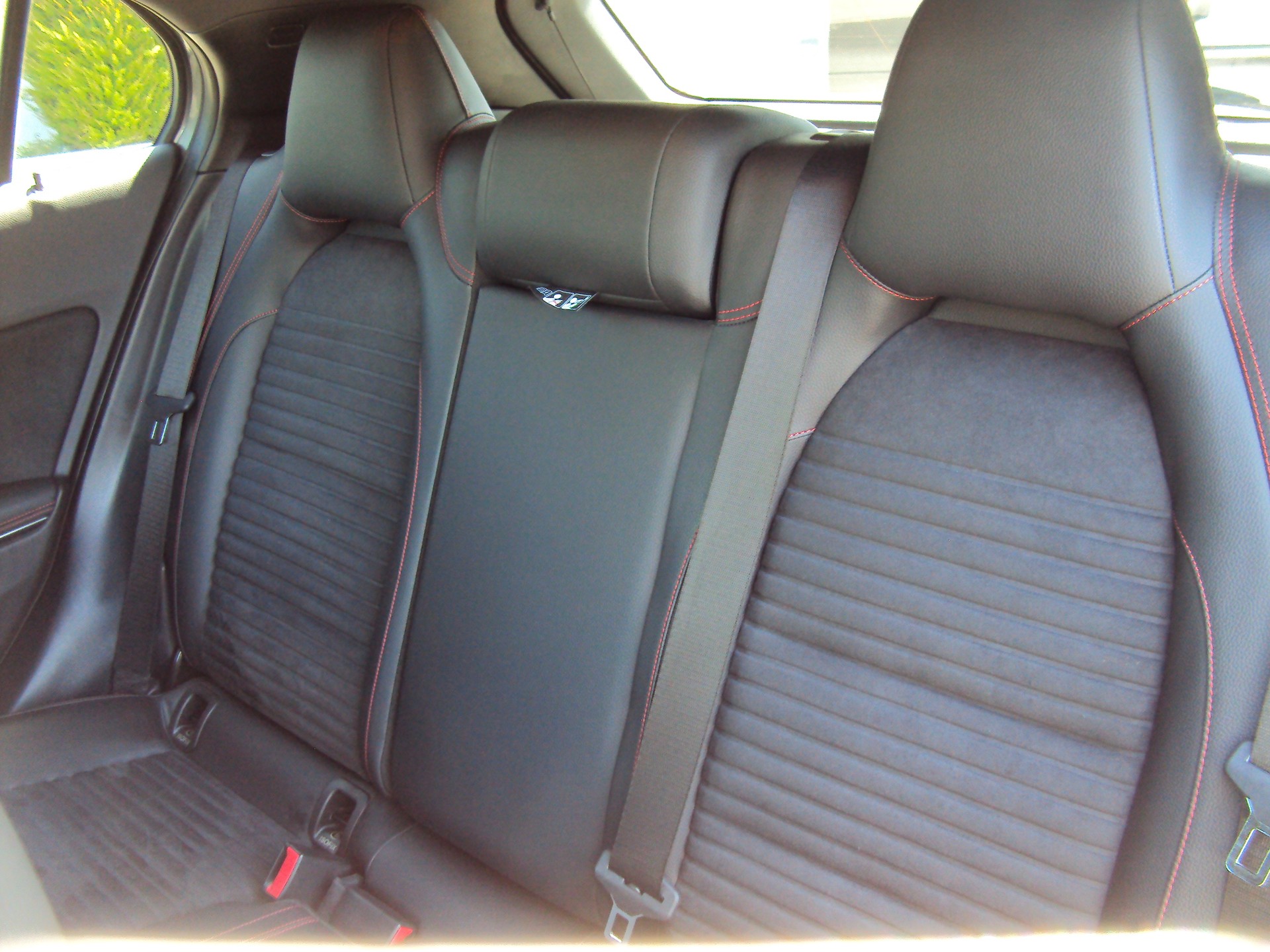 MERCEDES-BENZ GLA 250 AMG Line 4Matic 7G-DCT-image-15