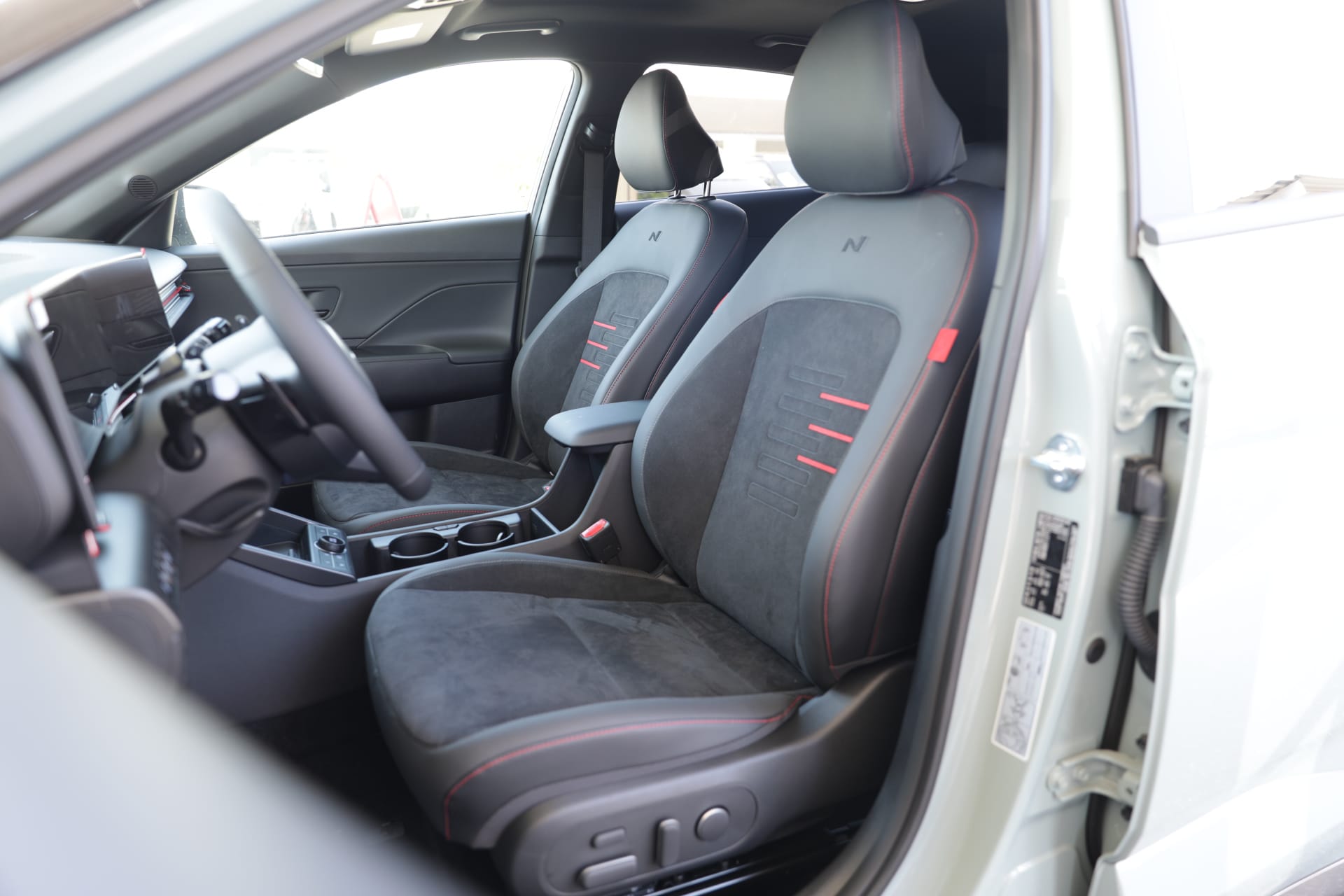 HYUNDAI Kona 1.6 GDi HEV N Line DCT-image-6