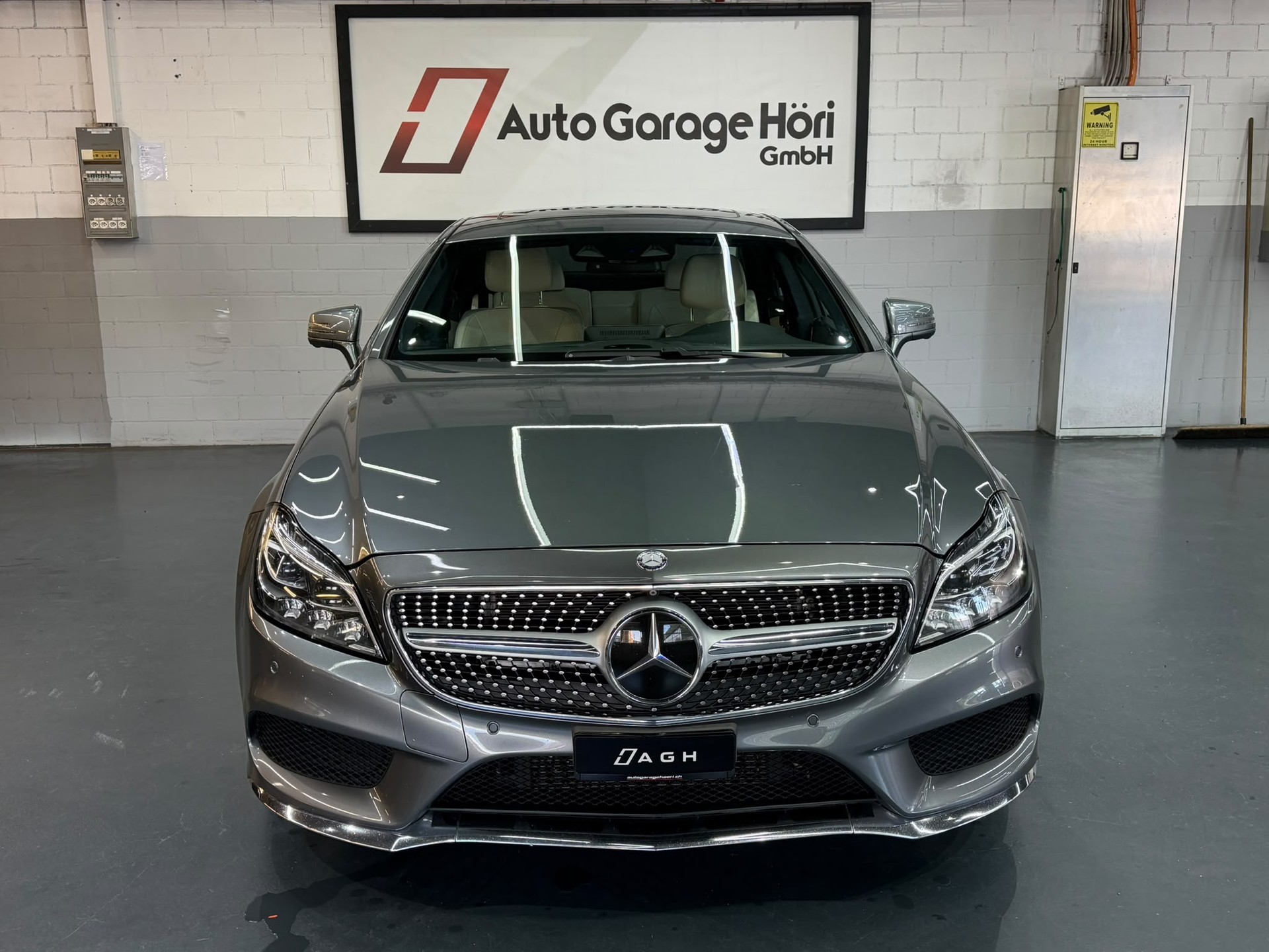 MERCEDES-BENZ CLS 500 4Matic 9G-Tronic VOLL OZ Pano H&K-image-6