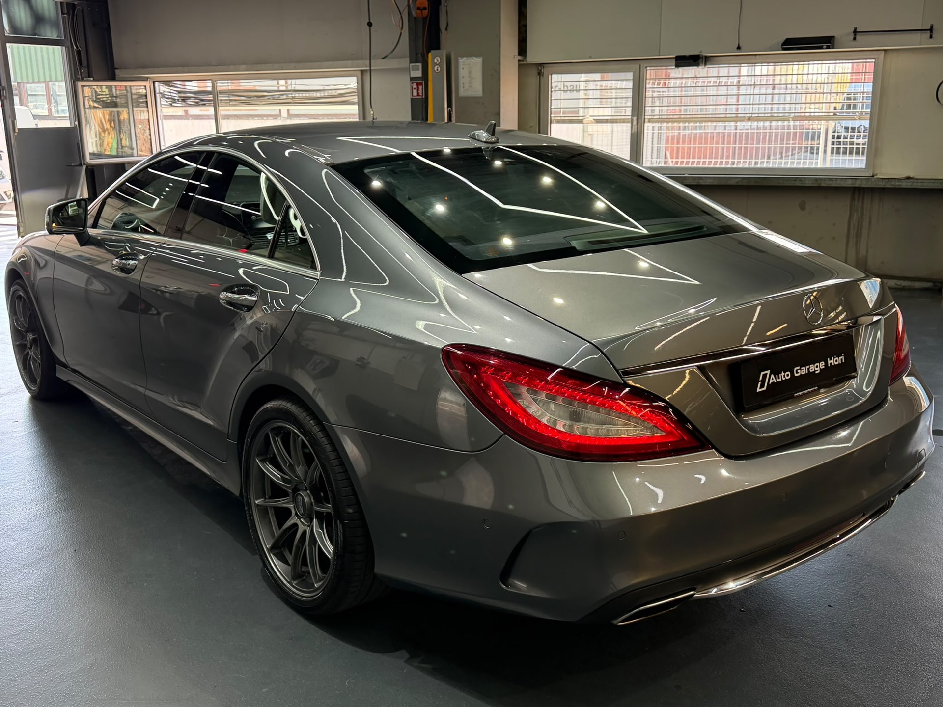 MERCEDES-BENZ CLS 500 4Matic 9G-Tronic VOLL OZ Pano H&K-image-1